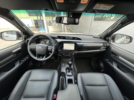 TOYOTA Hilux 2.8d MH Invi. DC4x4-image-6