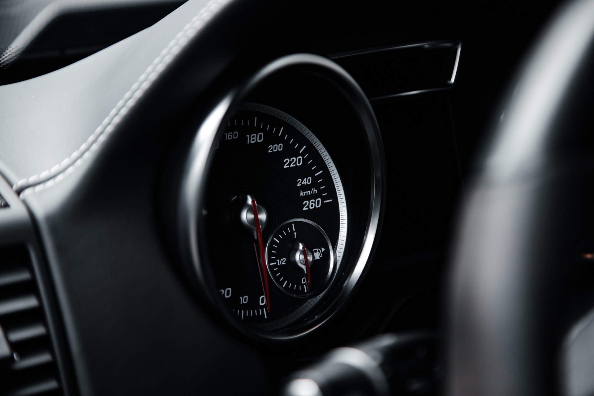 MERCEDES-BENZ G 500 4x42 7G-Tronic-image-25