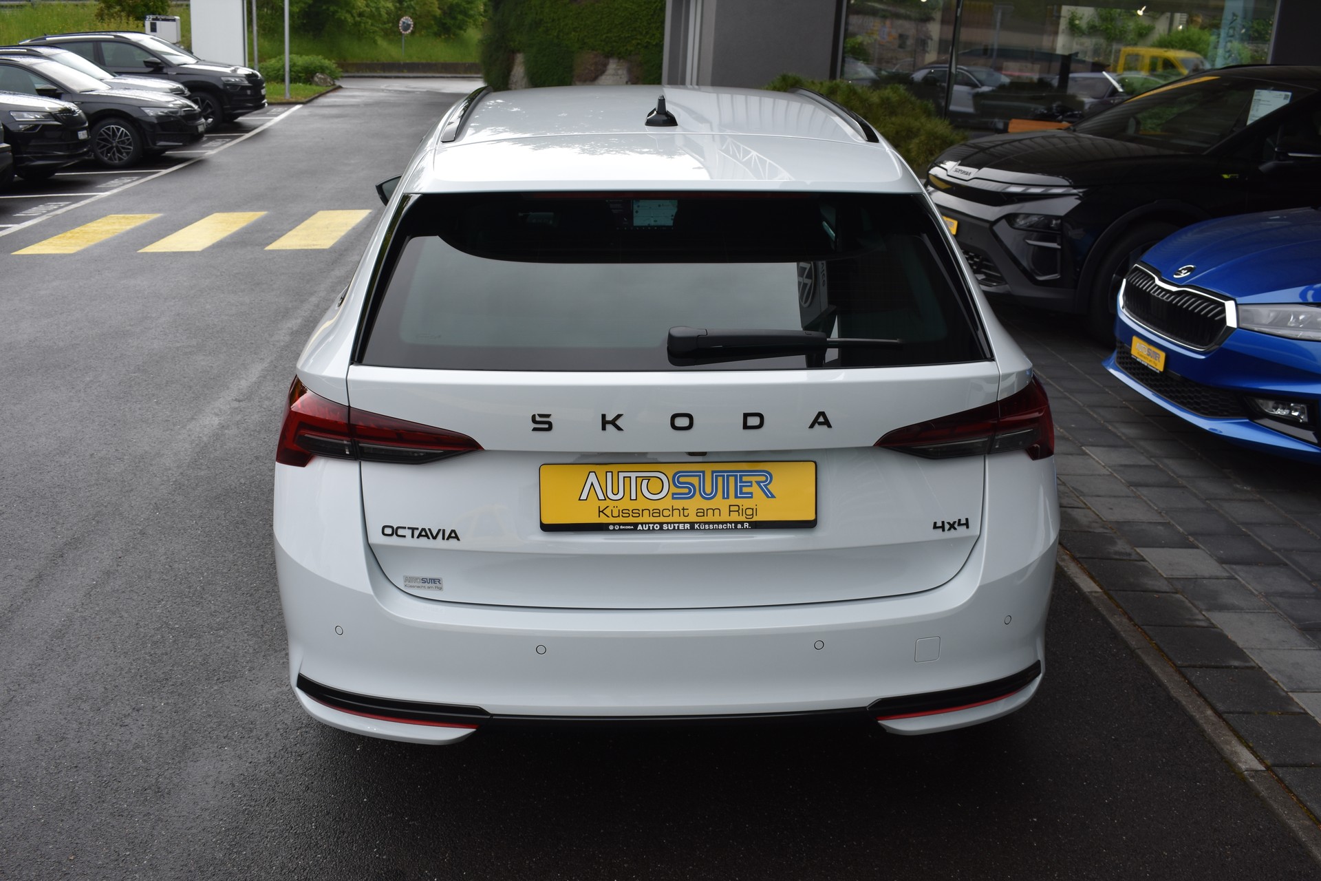 SKODA Octavia Combi 2.0 TSI DSG Sport Line 4x4-image-4