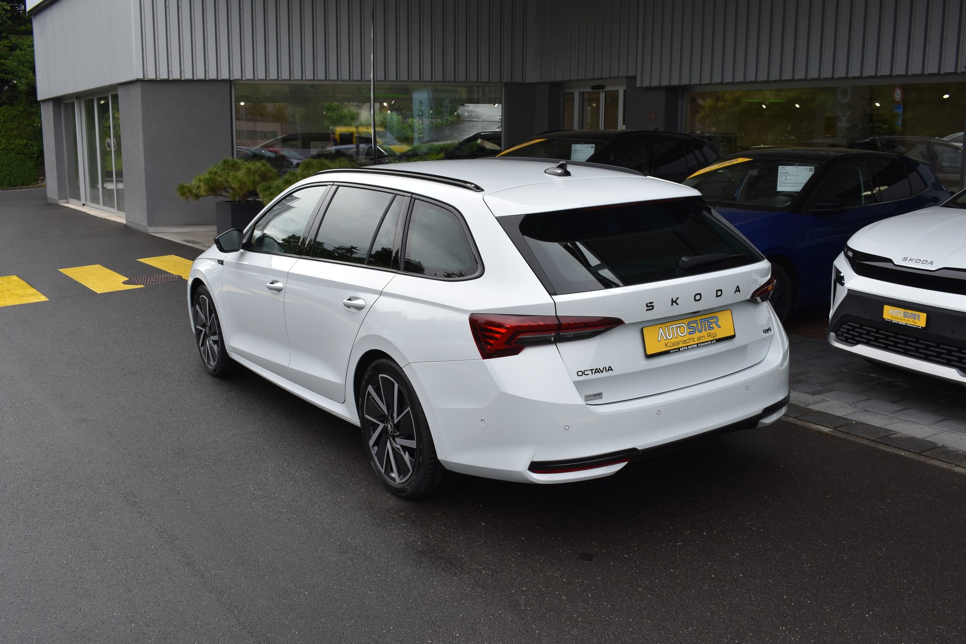 SKODA Octavia Combi 2.0 TSI DSG Sport Line 4x4-image-3