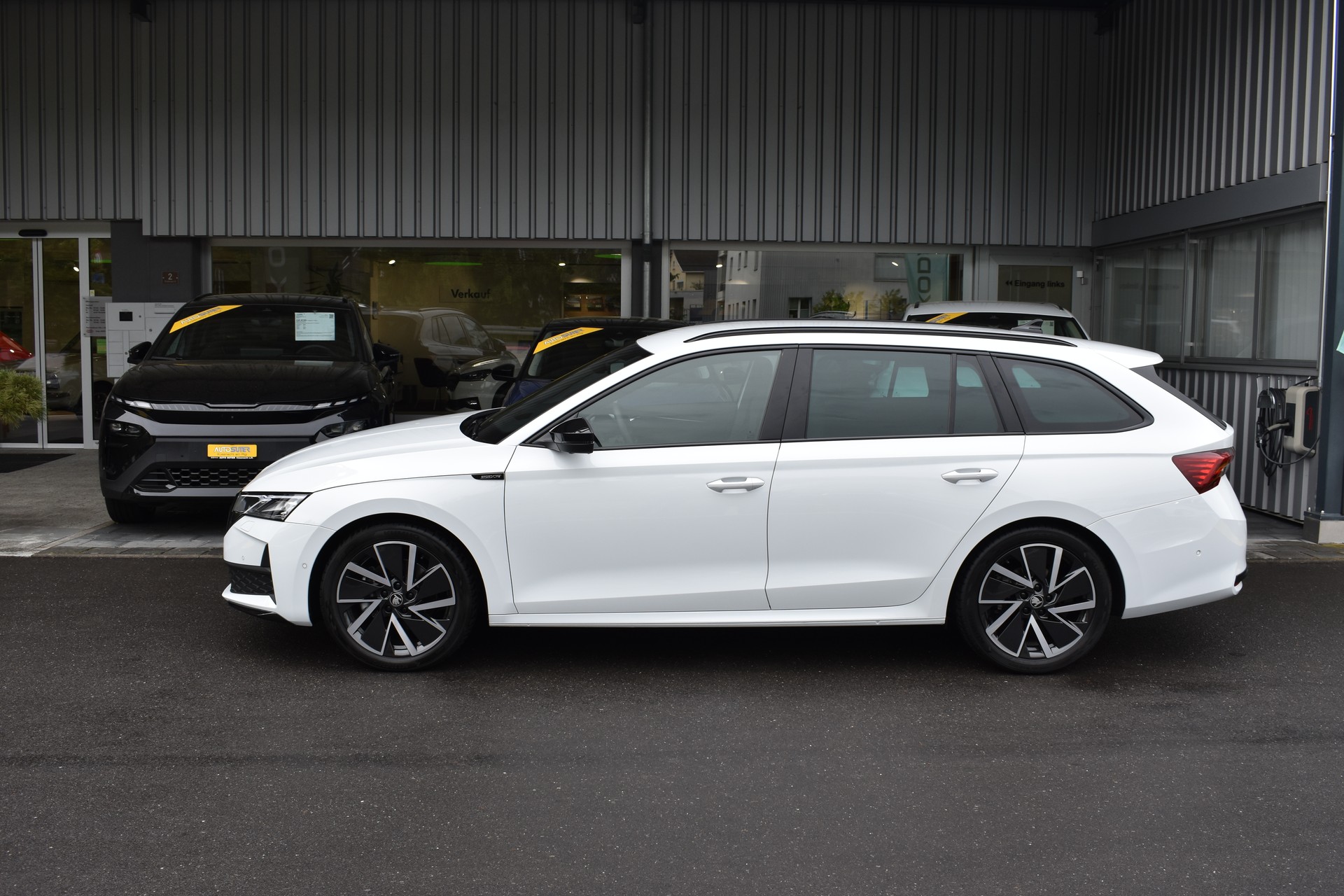 SKODA Octavia Combi 2.0 TSI DSG Sport Line 4x4-image-2