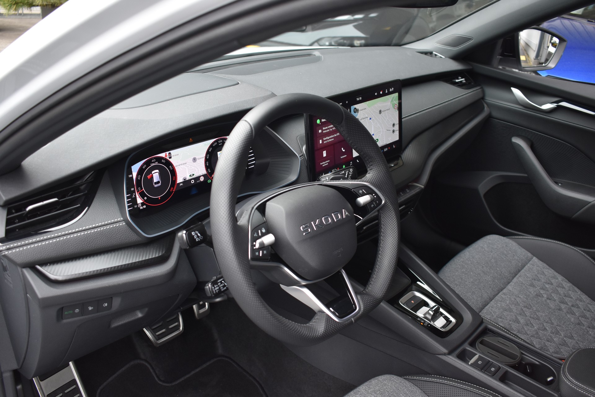 SKODA Octavia Combi 2.0 TSI DSG Sport Line 4x4-image-5