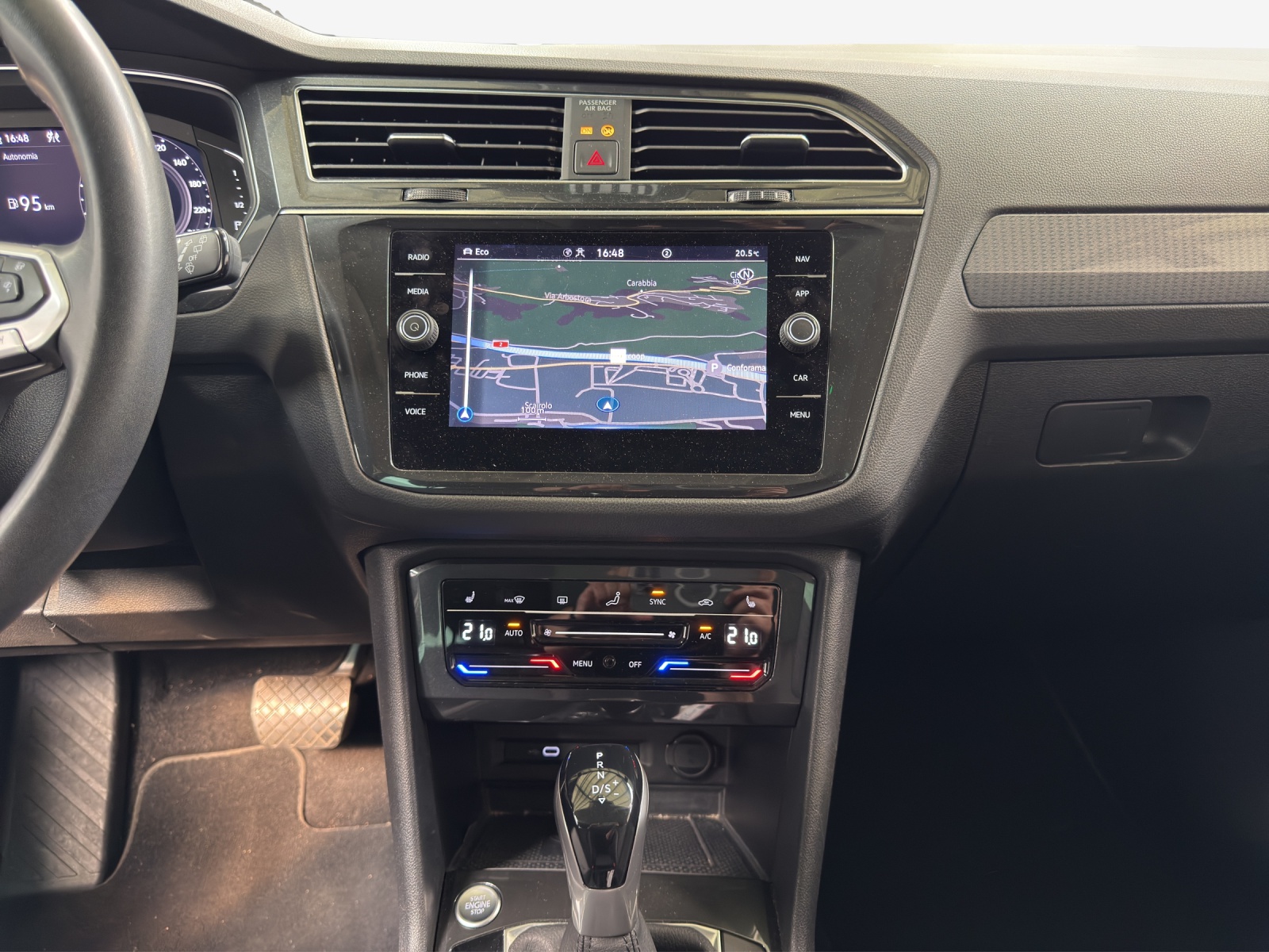 VW Tiguan 2.0TSI Life 4Motion DSG-image-10