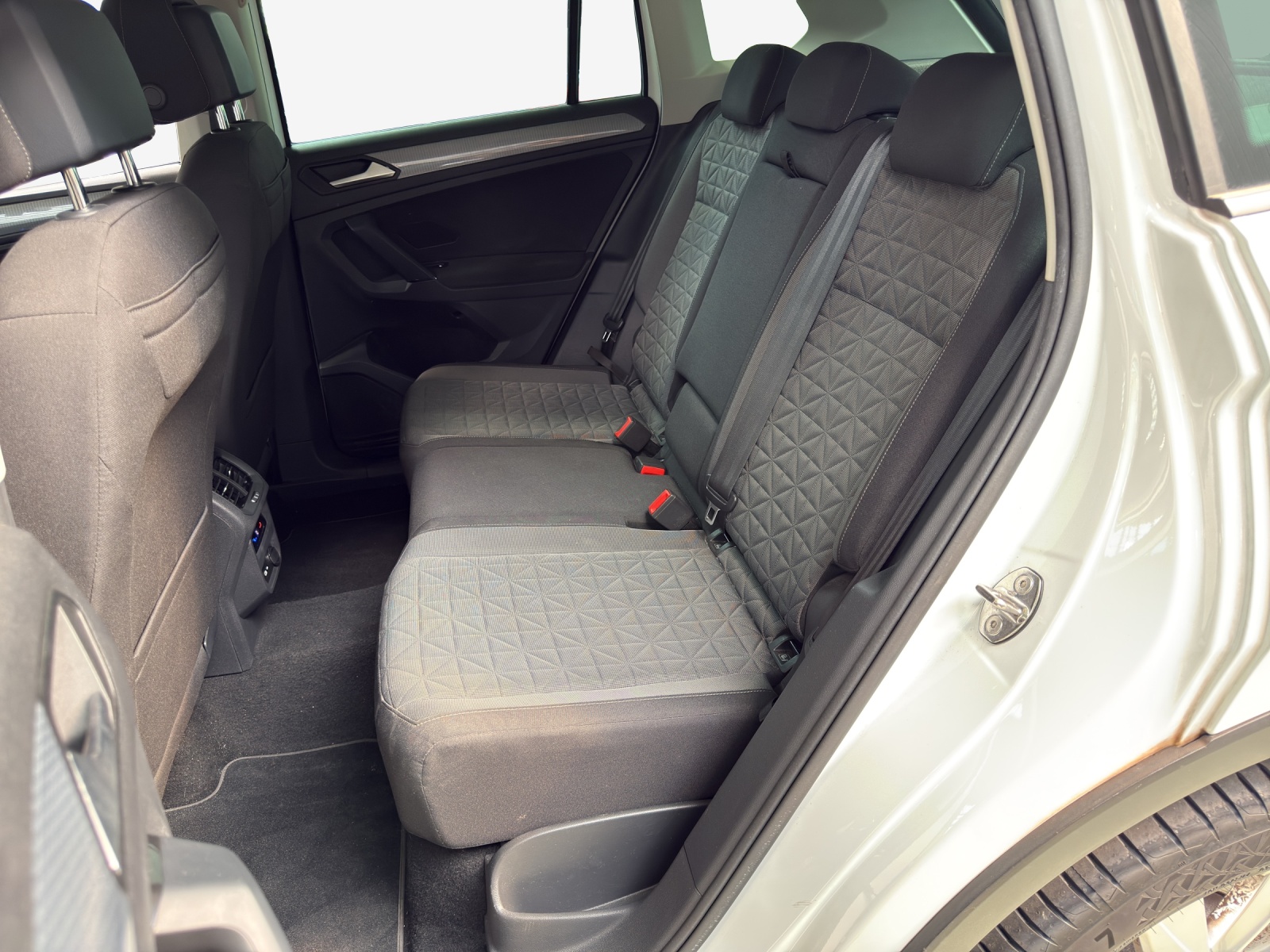 VW Tiguan 2.0TSI Life 4Motion DSG-image-11