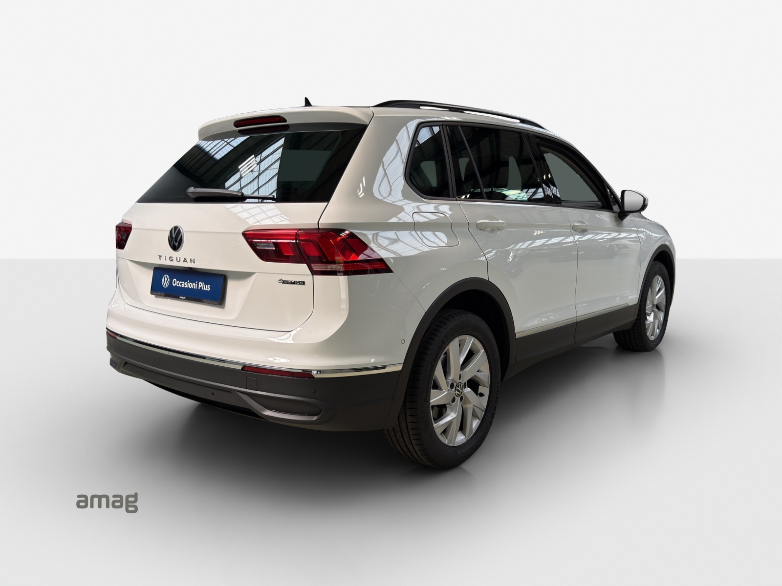 VW Tiguan 2.0TSI Life 4Motion DSG-image-4