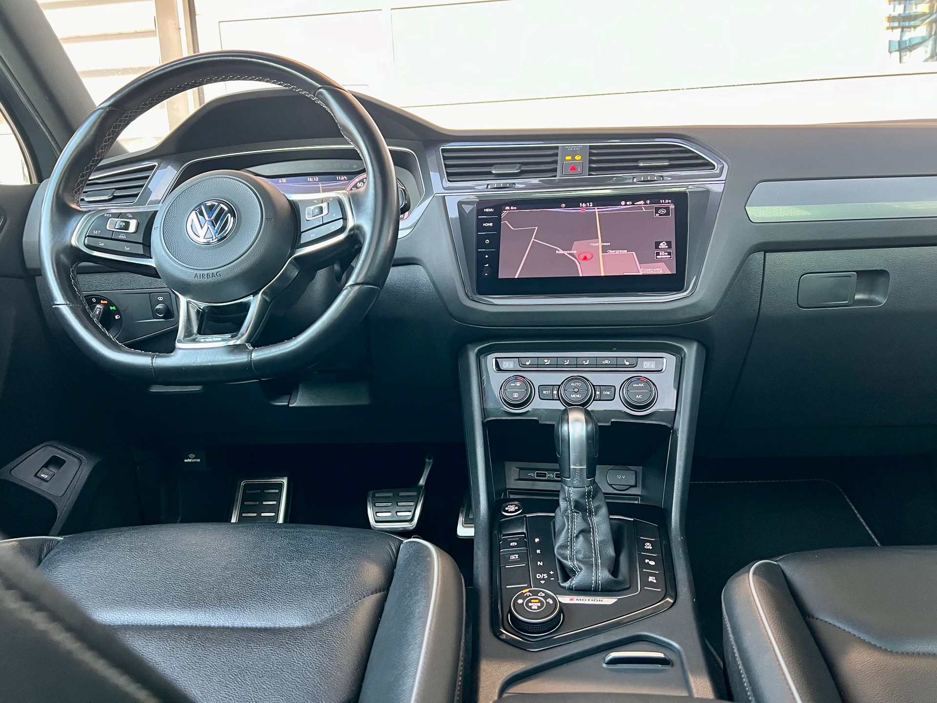 VW Tiguan 2.0TSI R-Line 4Motion DSG-image-6