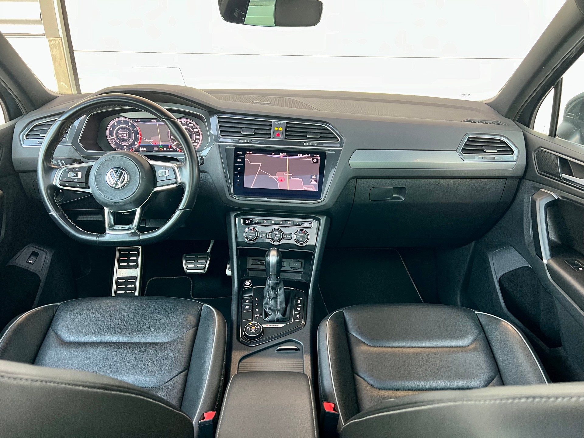VW Tiguan 2.0TSI R-Line 4Motion DSG-image-5