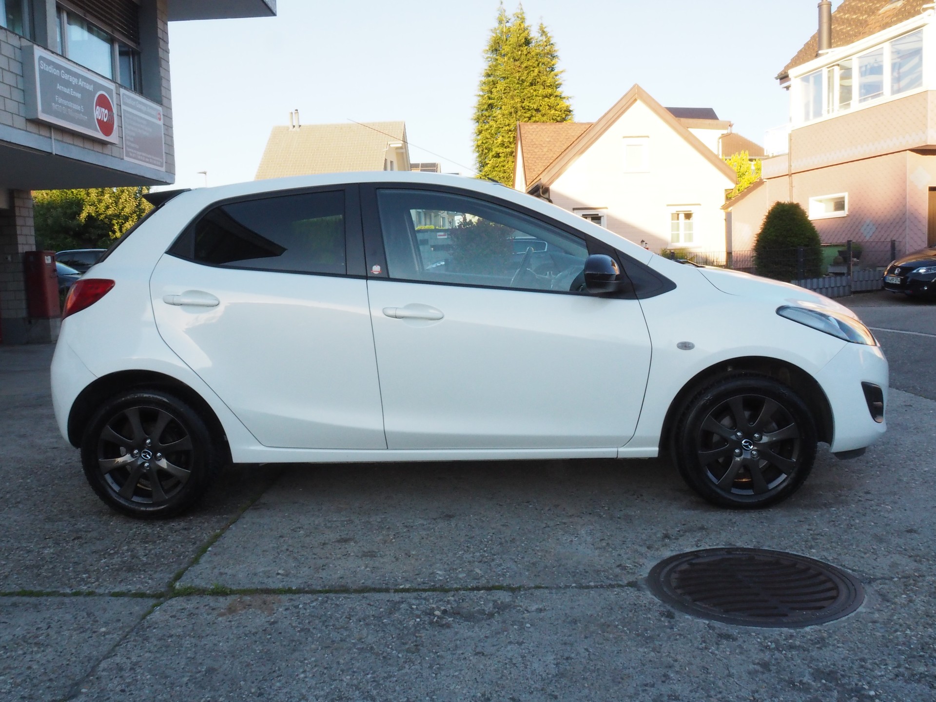 MAZDA 2 1.3i 16V Voila ma Suisse Edition-image-5