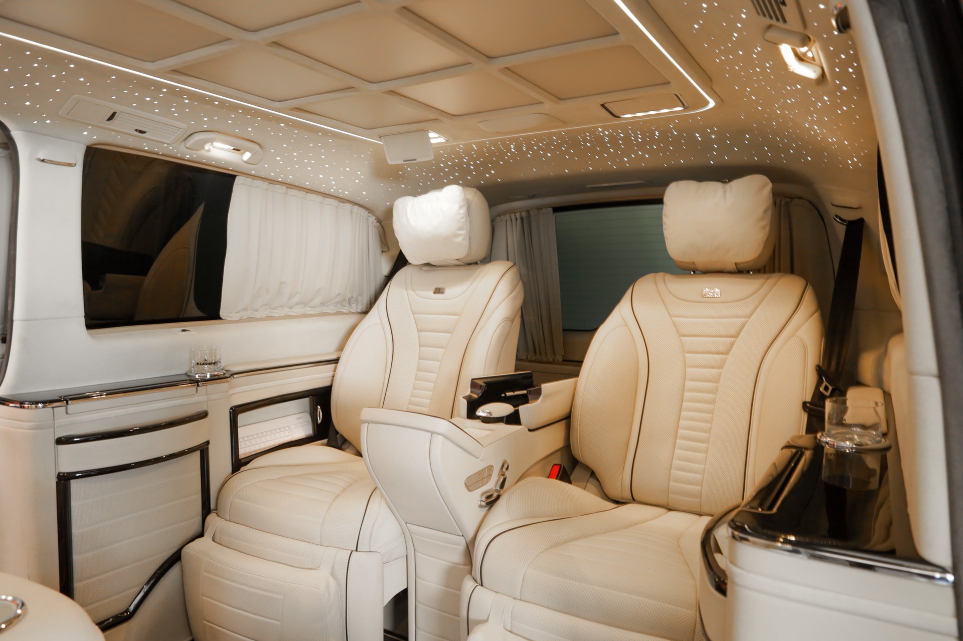 MERCEDES-BENZ KLASSEN V-VIP 4Matic extralang-image-2