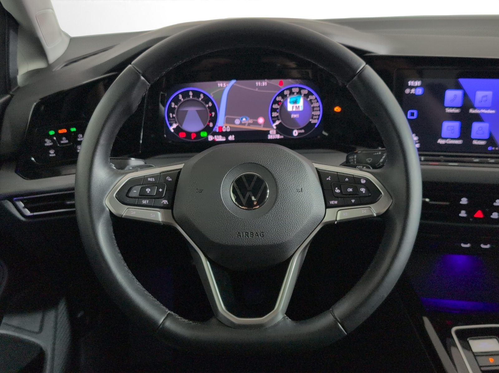 VW Golf 2.0 TSI Style DSG 4 Motion-image-11