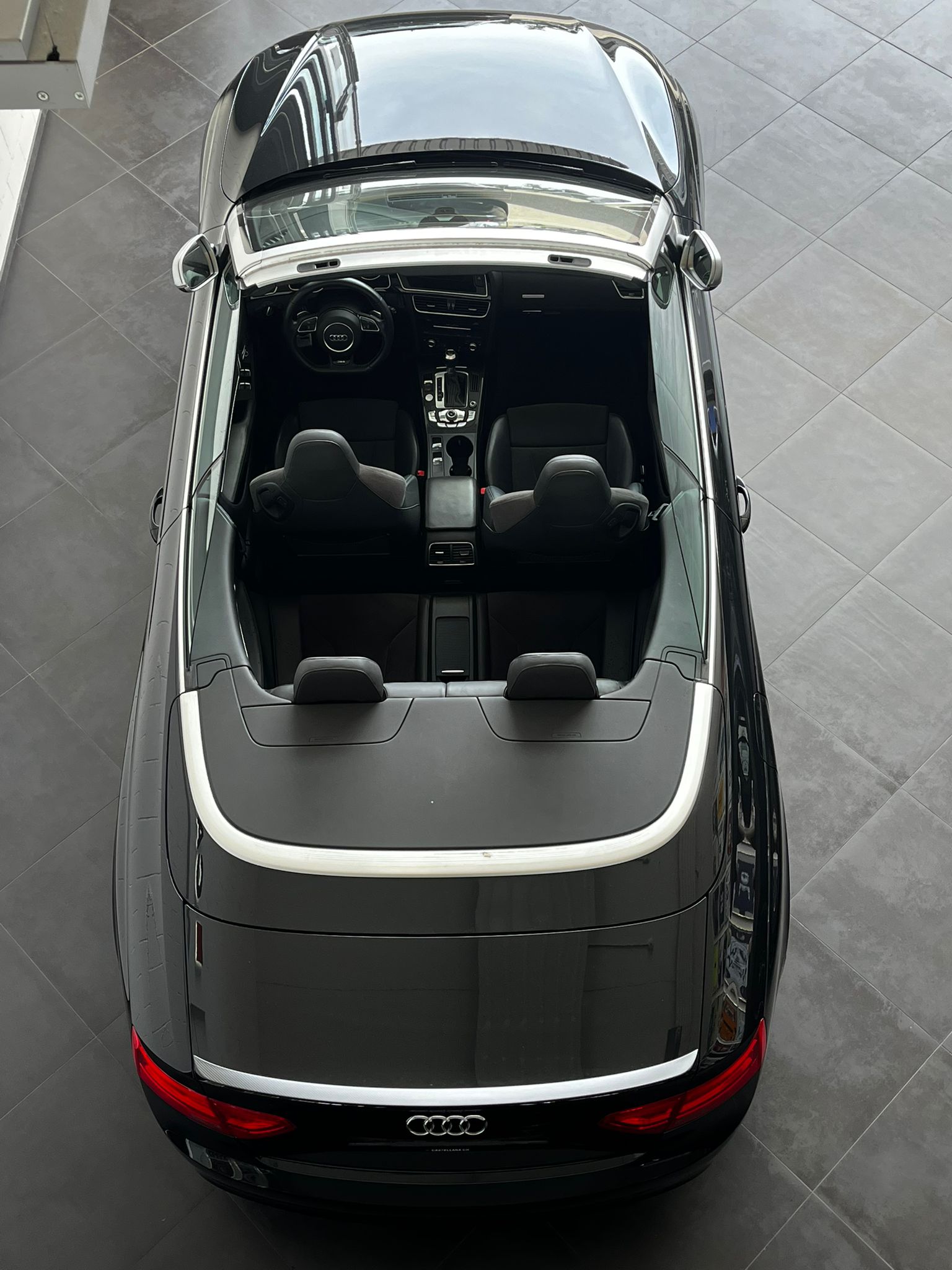 AUDI RS5 Cabrio 4.2 FSI quattro S-tronic-image-17