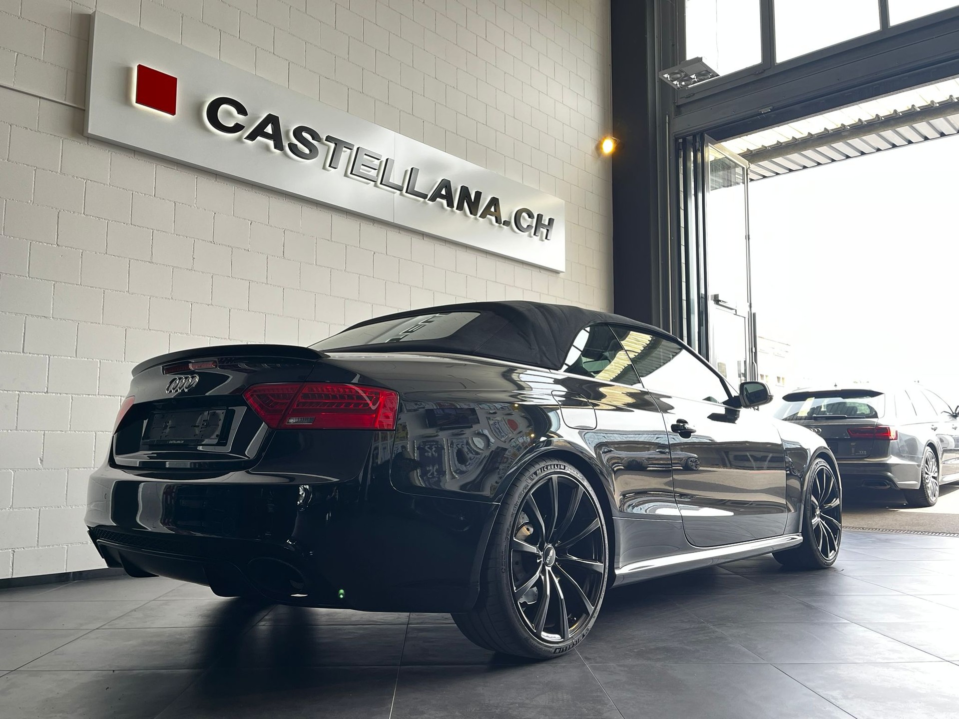 AUDI RS5 Cabrio 4.2 FSI quattro S-tronic-image-8