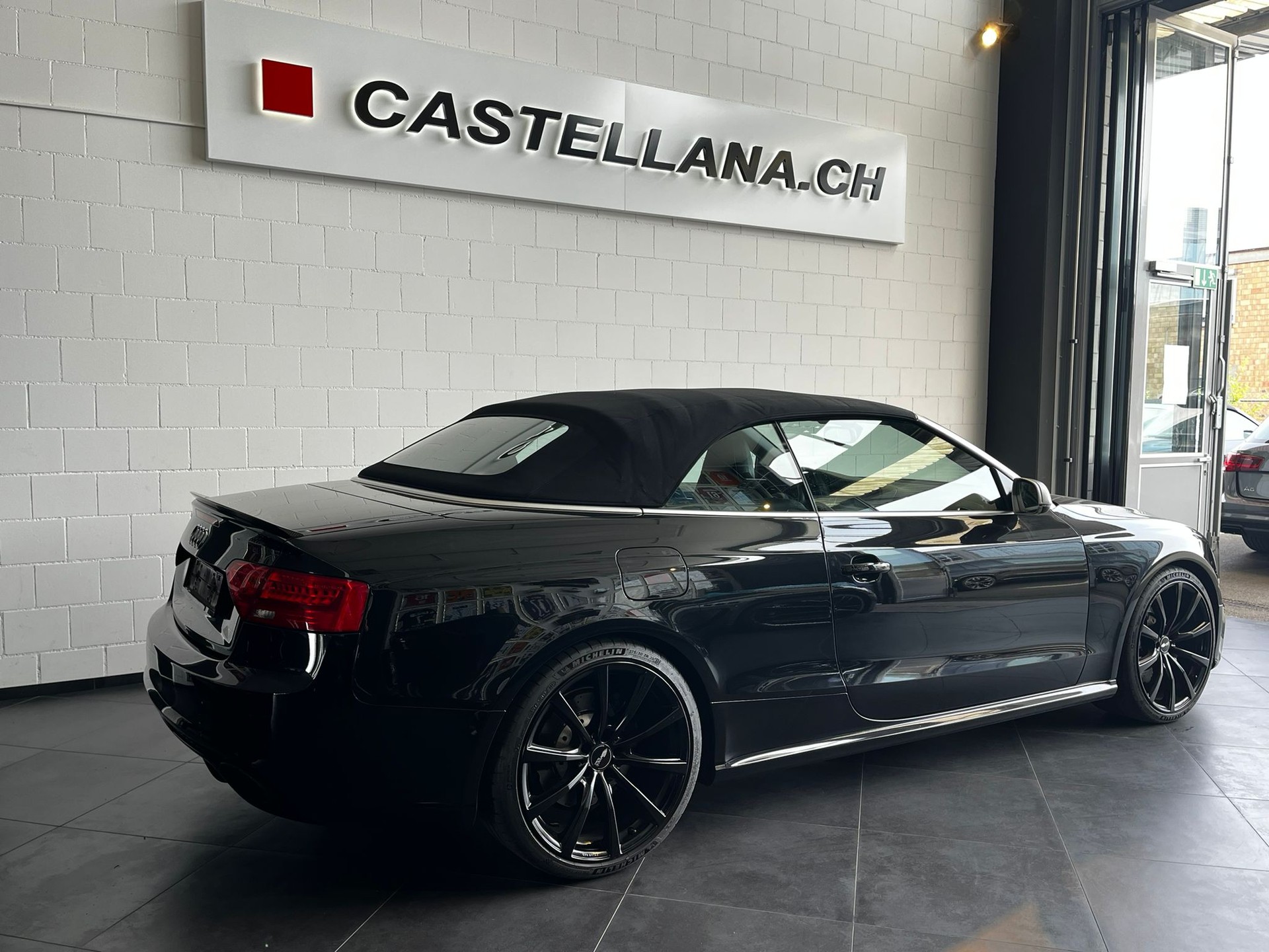 AUDI RS5 Cabrio 4.2 FSI quattro S-tronic-image-9