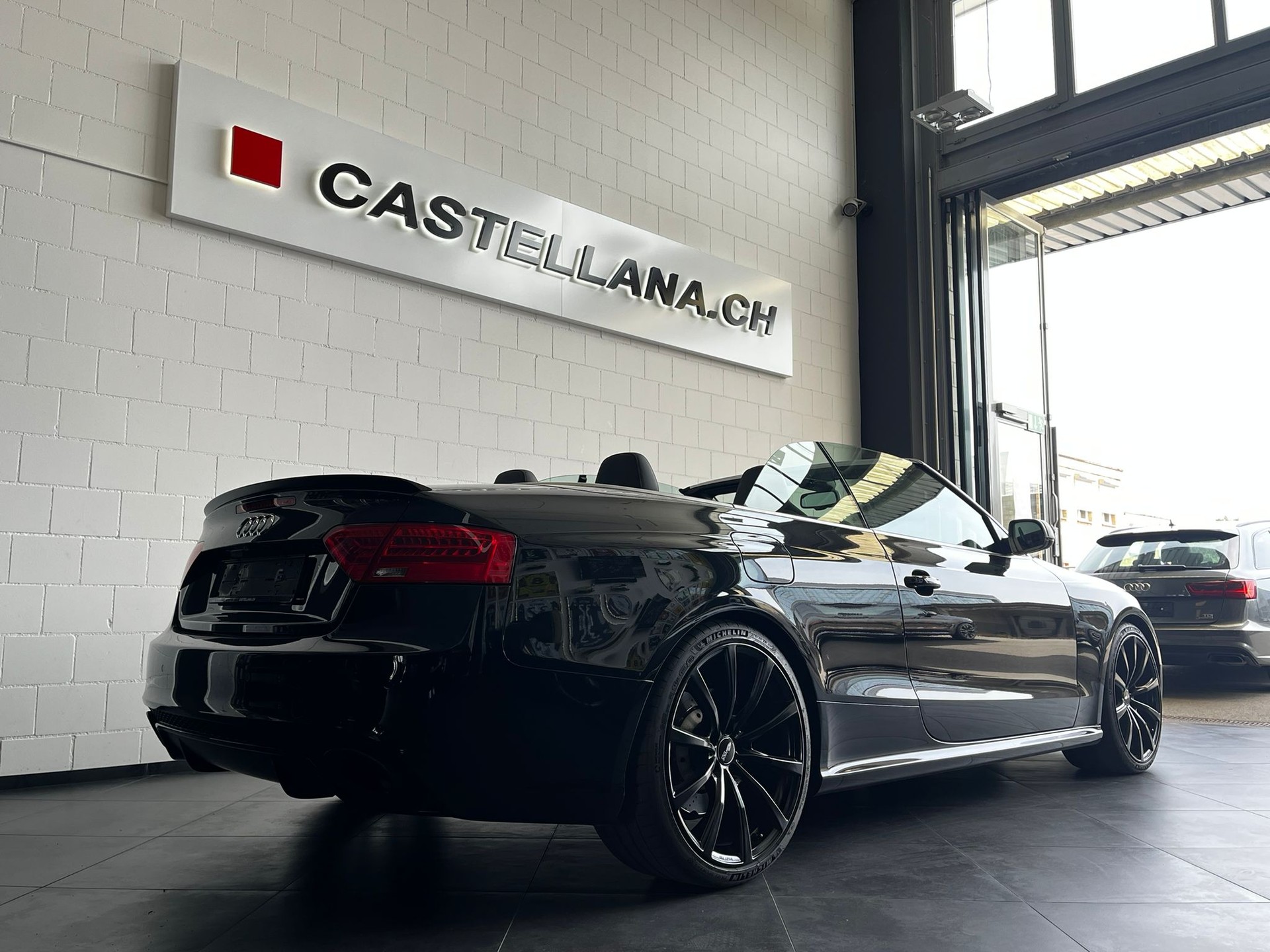 AUDI RS5 Cabrio 4.2 FSI quattro S-tronic-image-7