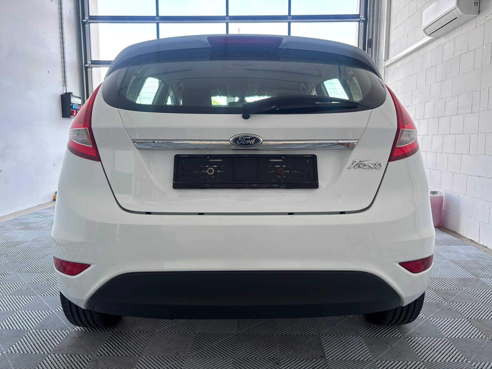 FORD Fiesta 1.4 16V Trend Automatic-image-4
