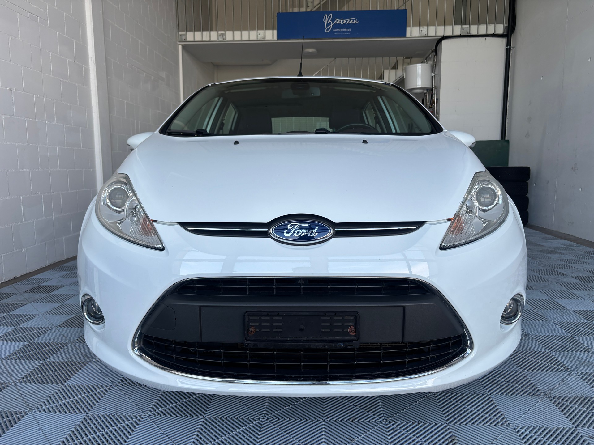 FORD Fiesta 1.4 16V Trend Automatic-image-1