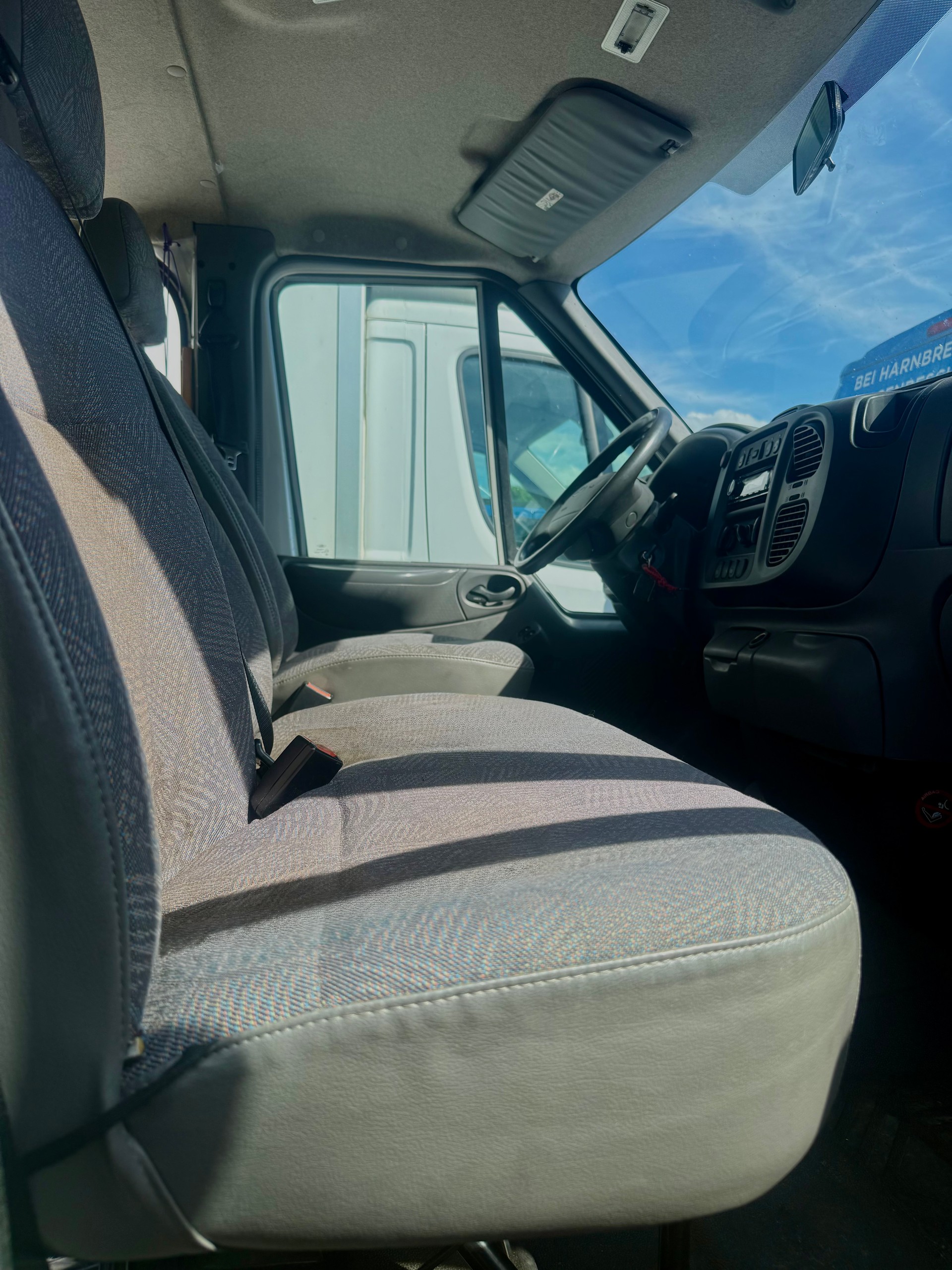 FORD Transit 2.4 TD 330 S Van-image-10
