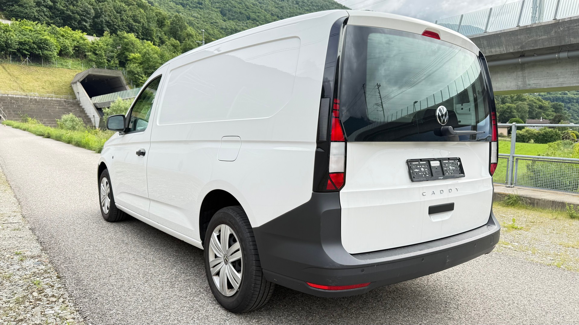 VW Caddy Cargo 2.0TDI Entry Maxi-image-2