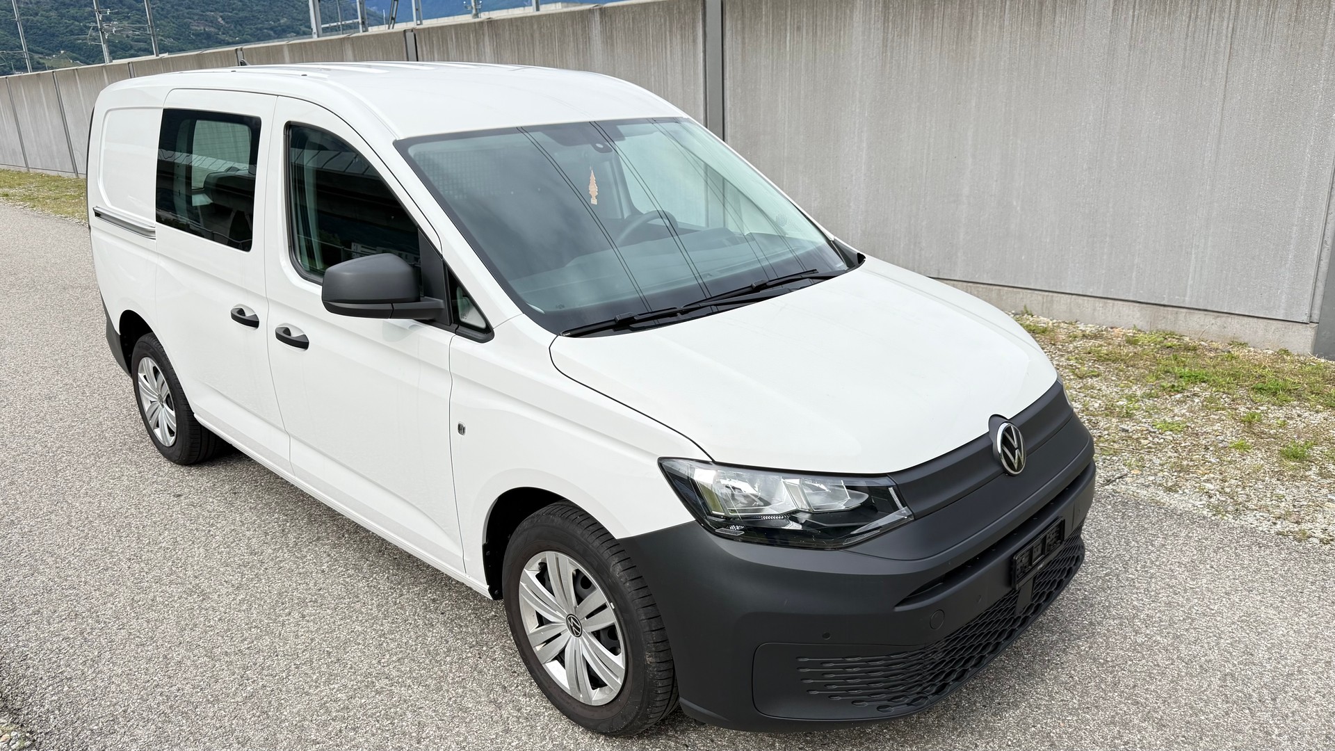 VW Caddy Cargo 2.0TDI Entry Maxi-image-0