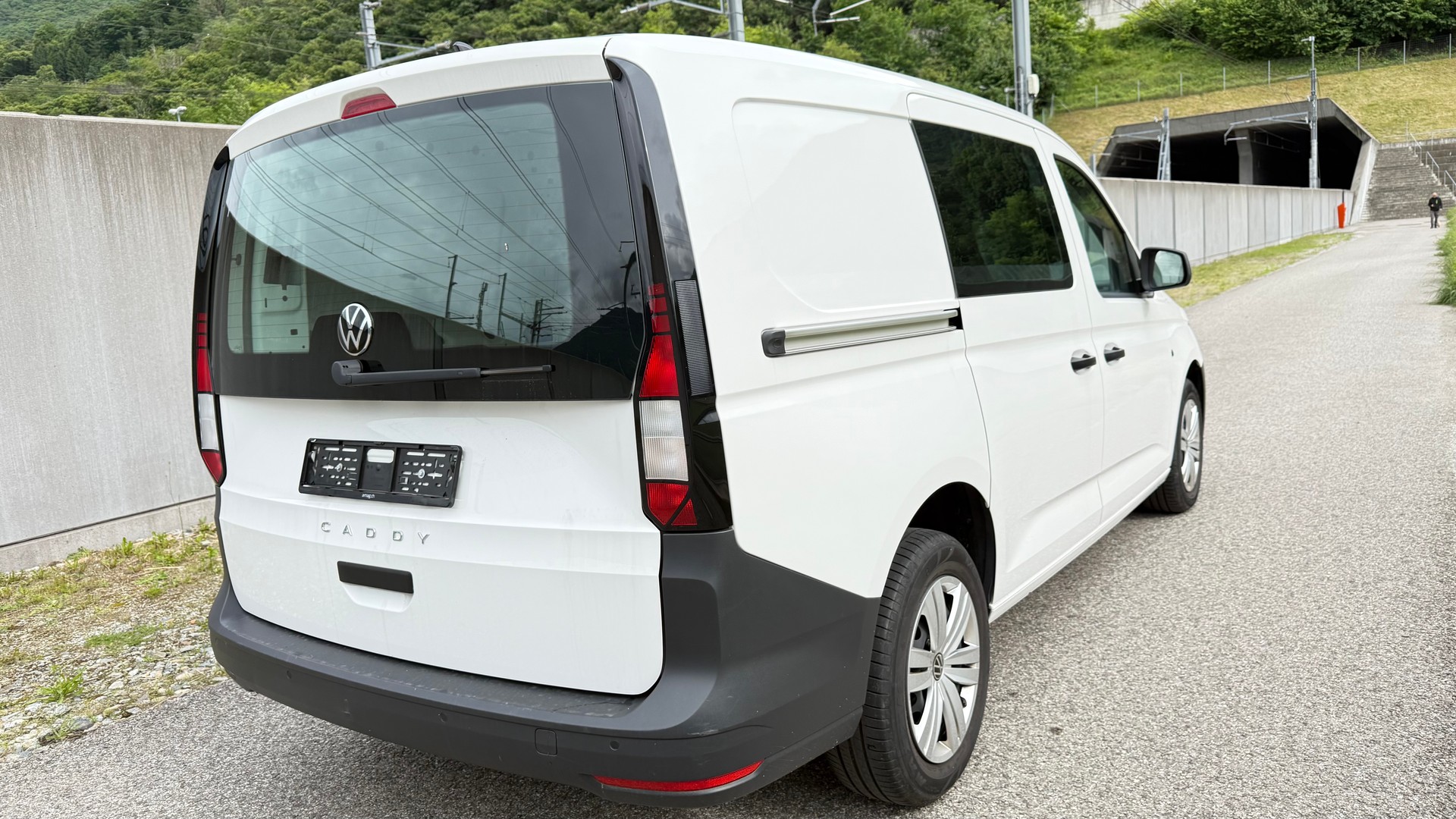 VW Caddy Cargo 2.0TDI Entry Maxi-image-3