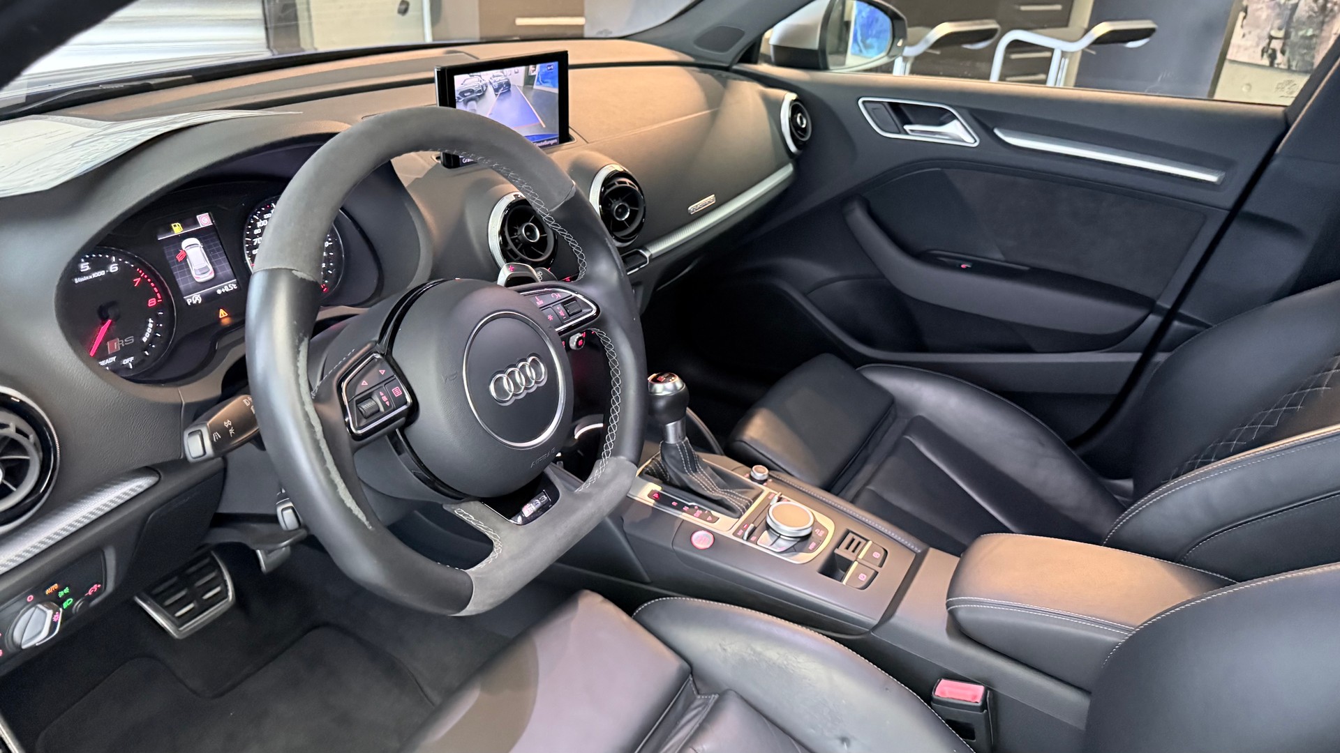 AUDI RS3 Sportback 2.5 T FSI quattro S-Tronic-image-12