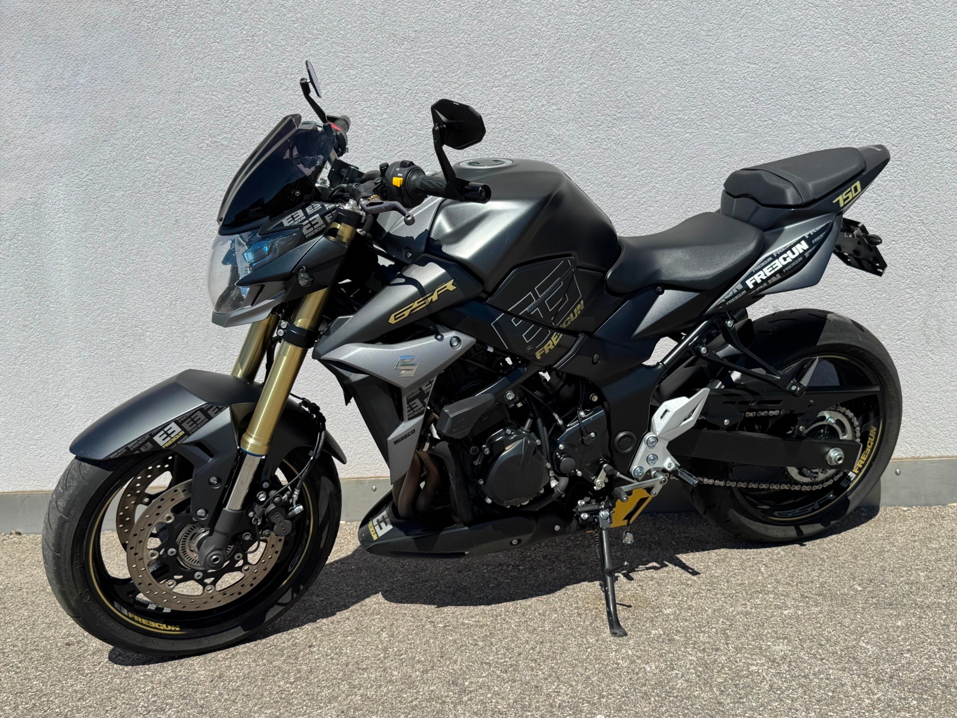 SUZUKI GSR 750 ABS Freegun-image-4