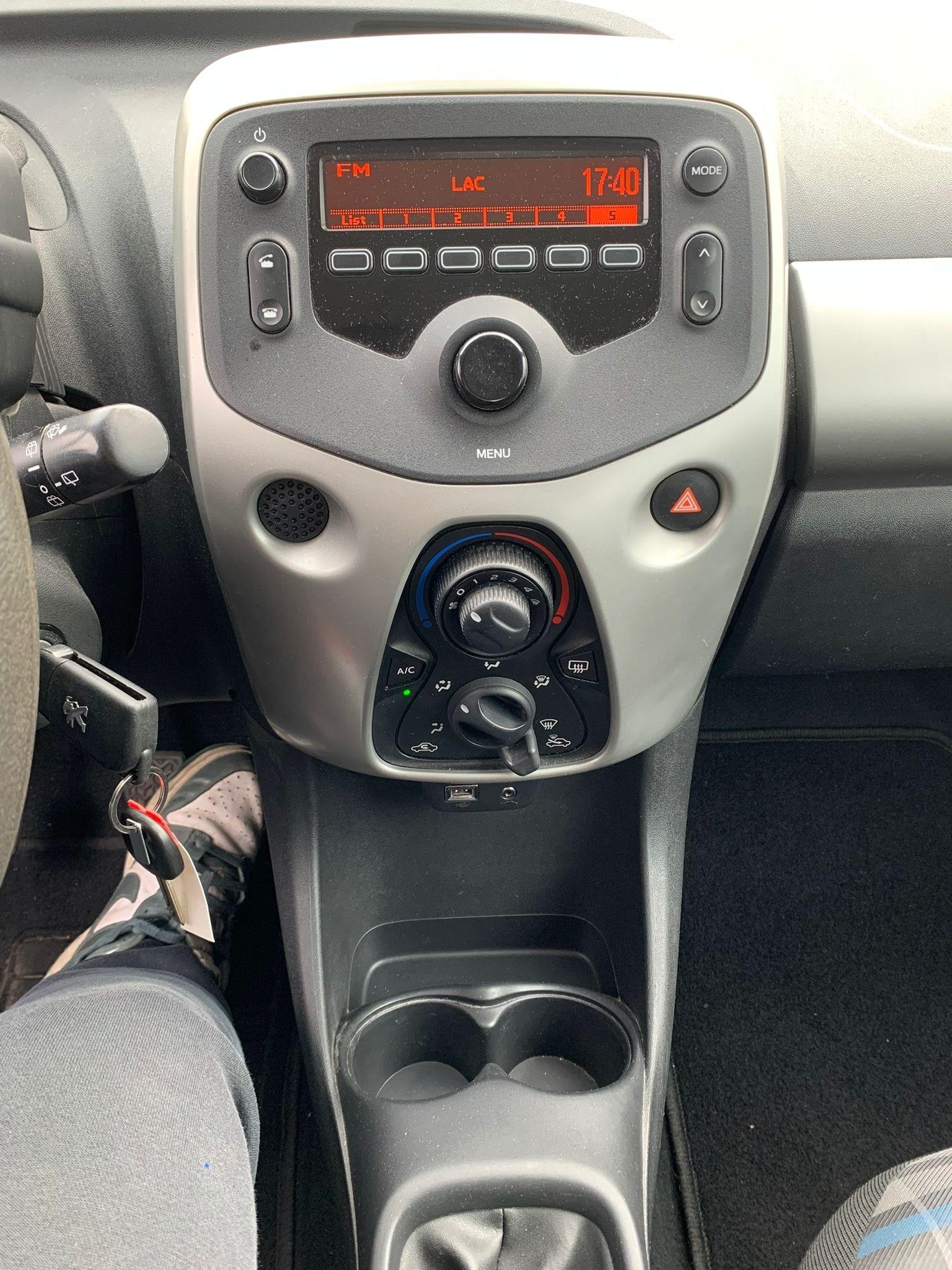 PEUGEOT 108 e-1.0 VTi Stop&Start Active Top (Klima * Radio CD * Multilenkrad * BO5)-image-10