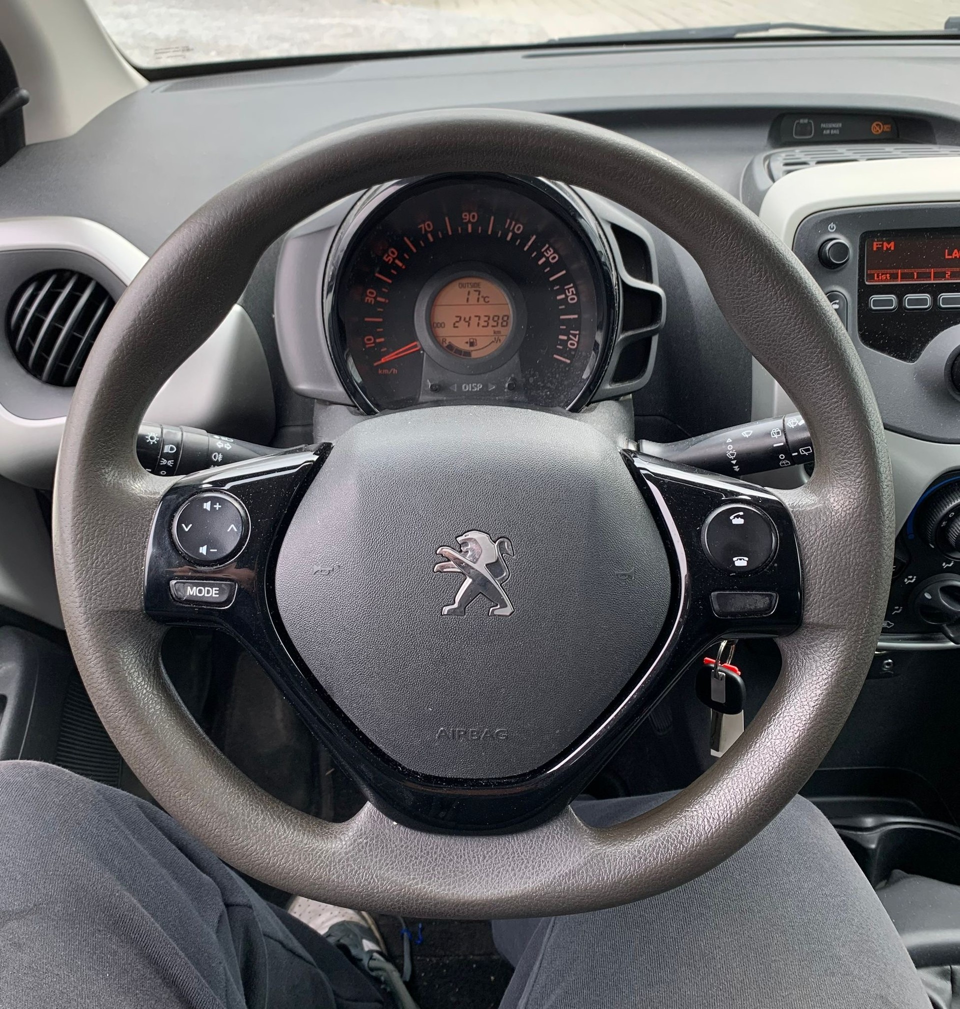 PEUGEOT 108 e-1.0 VTi Stop&Start Active Top (Klima * Radio CD * Multilenkrad * BO5)-image-9