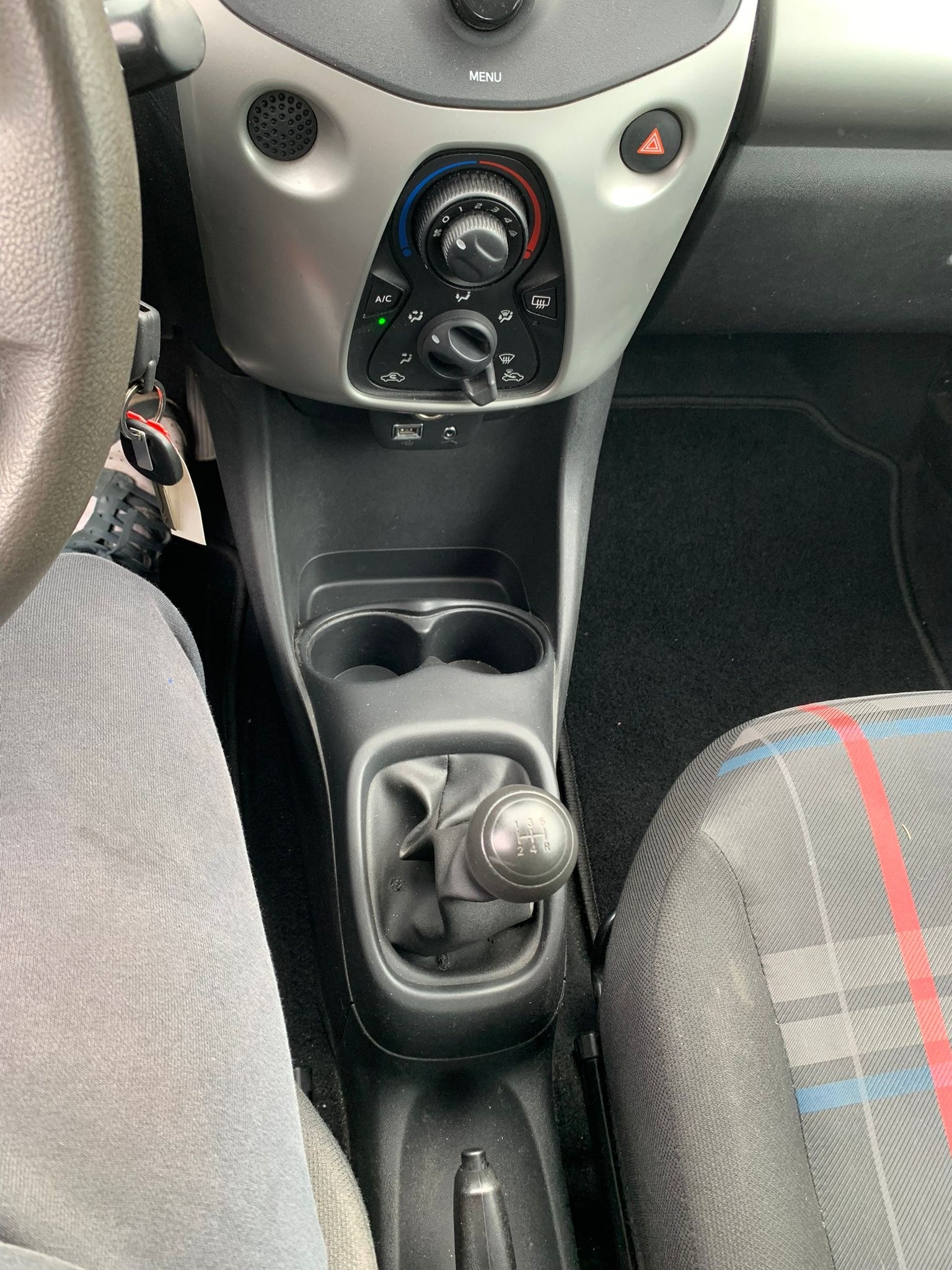 PEUGEOT 108 e-1.0 VTi Stop&Start Active Top (Klima * Radio CD * Multilenkrad * BO5)-image-15