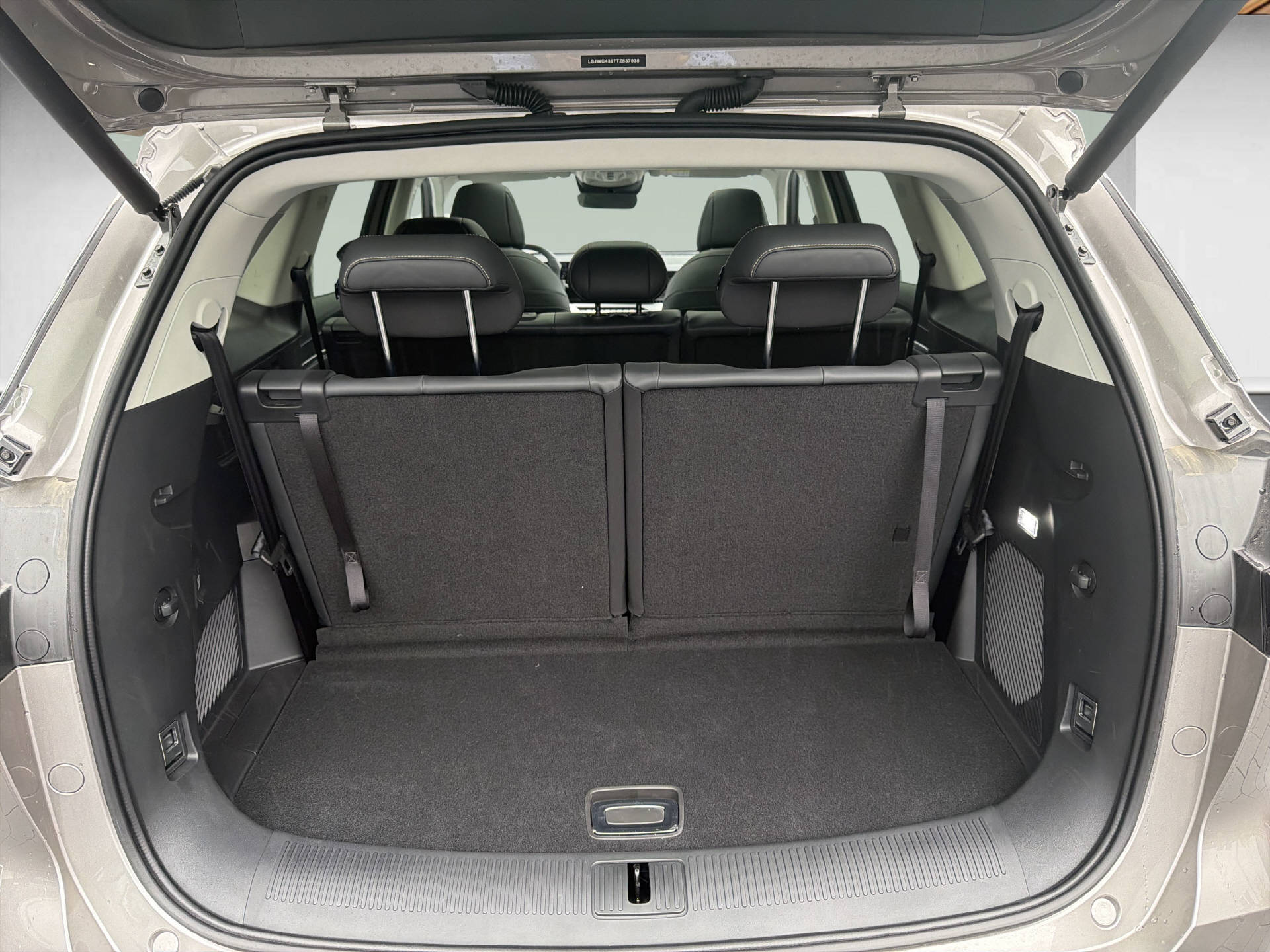 MG S9 1.5 PHEV Premium-image-11
