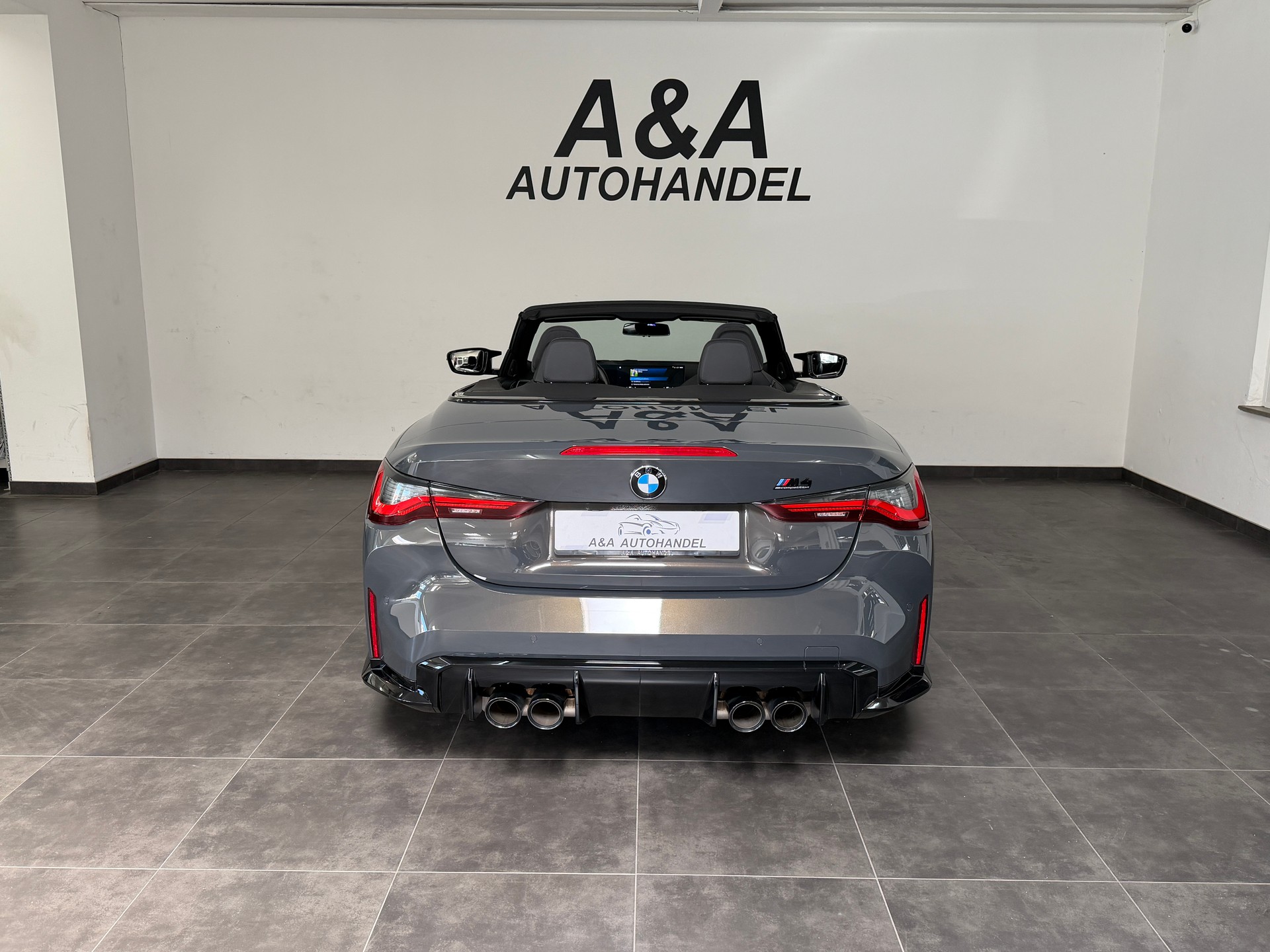 BMW M4 Cabrio Competition M xDrive-image-4