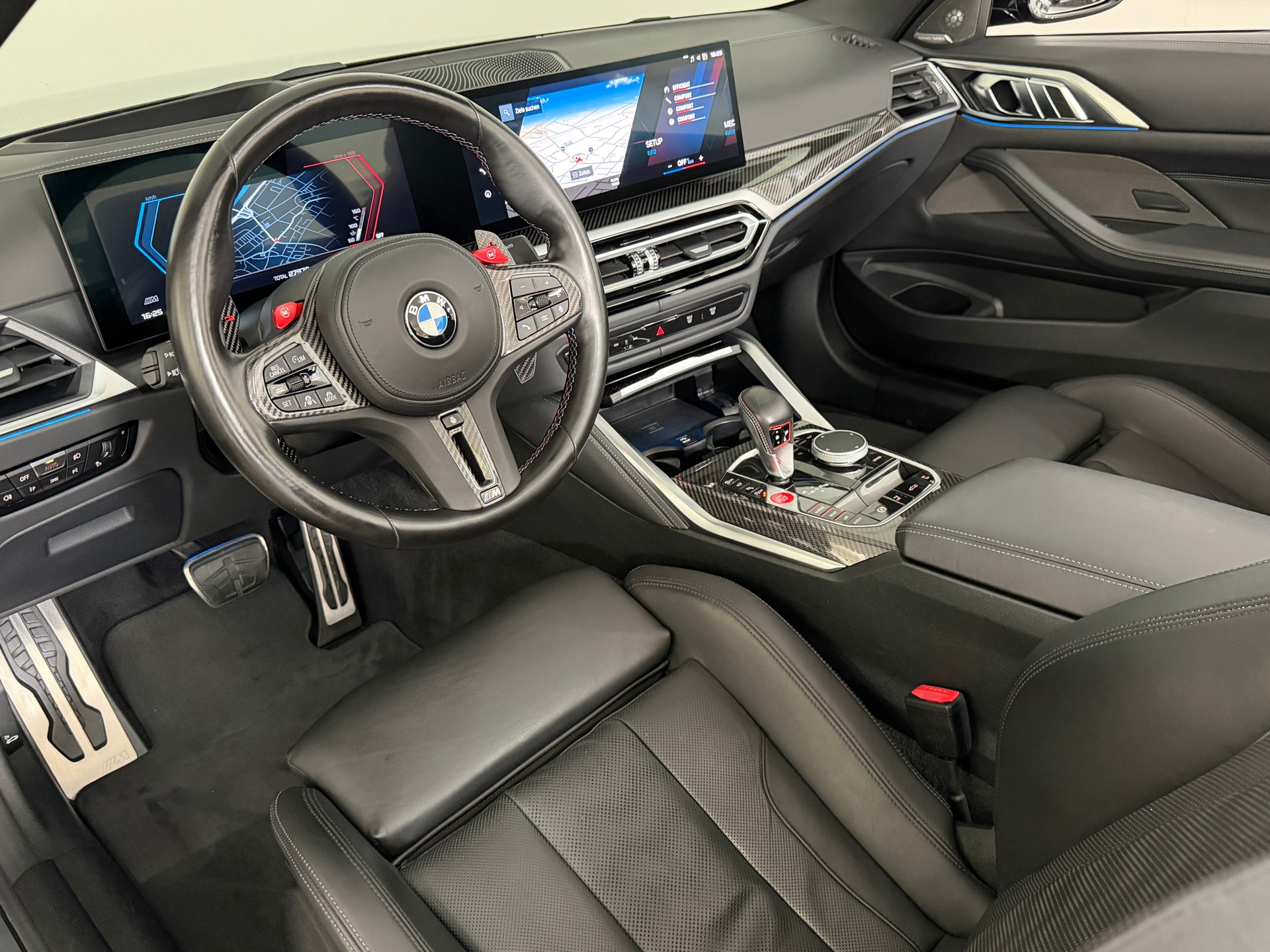 BMW M4 Cabrio Competition M xDrive-image-7
