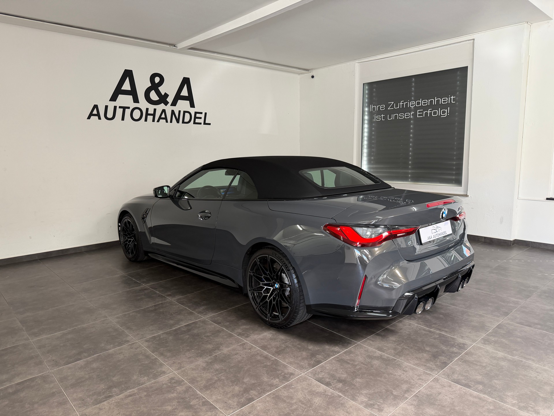 BMW M4 Cabrio Competition M xDrive-image-6