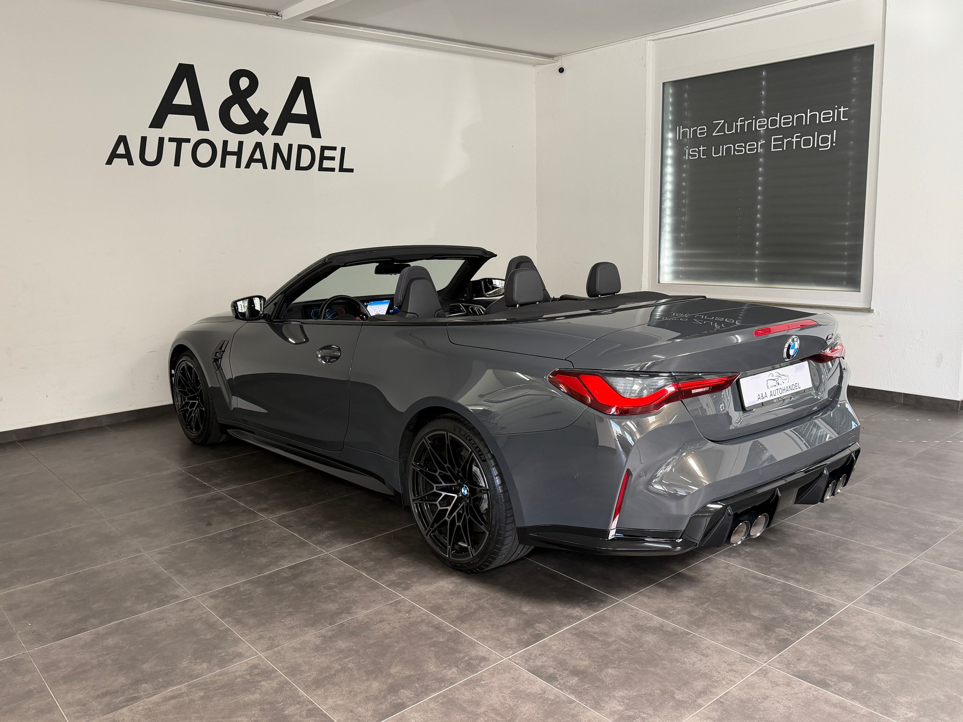 BMW M4 Cabrio Competition M xDrive-image-5