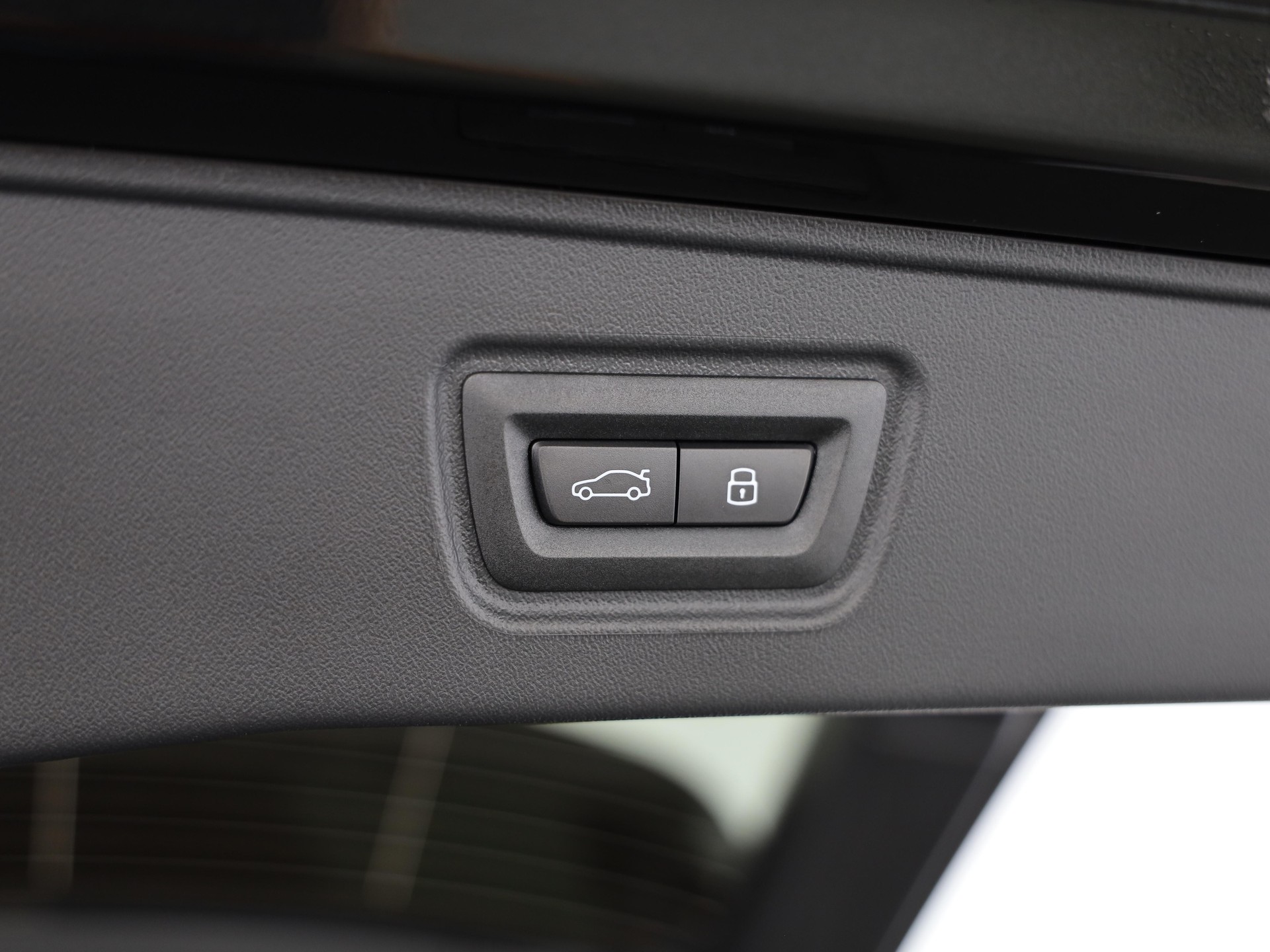BMW M5 xDrive Touring-image-12