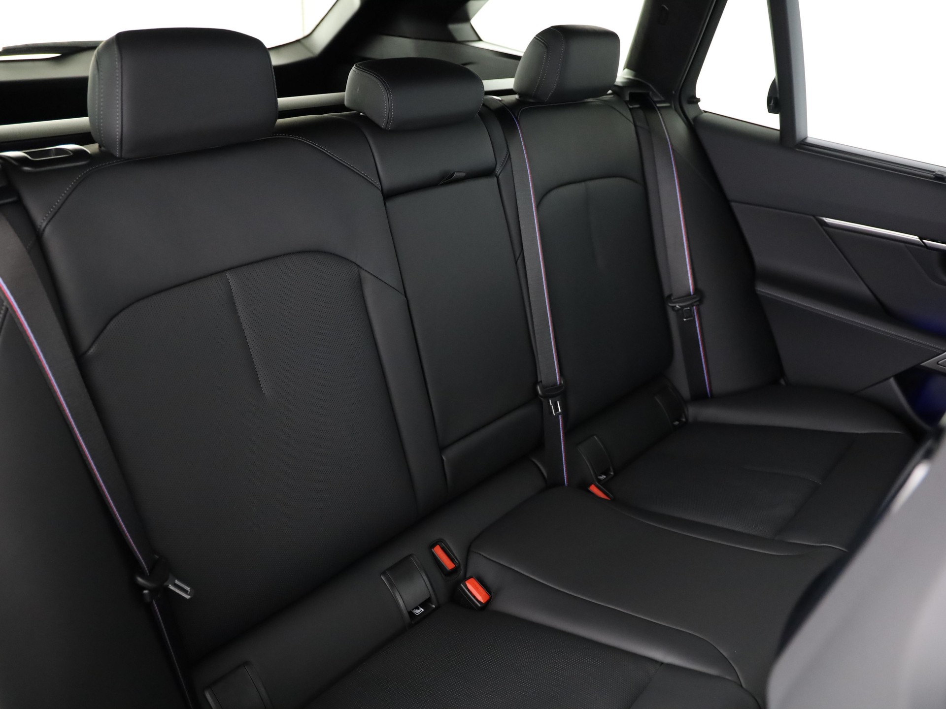 BMW M5 xDrive Touring-image-5