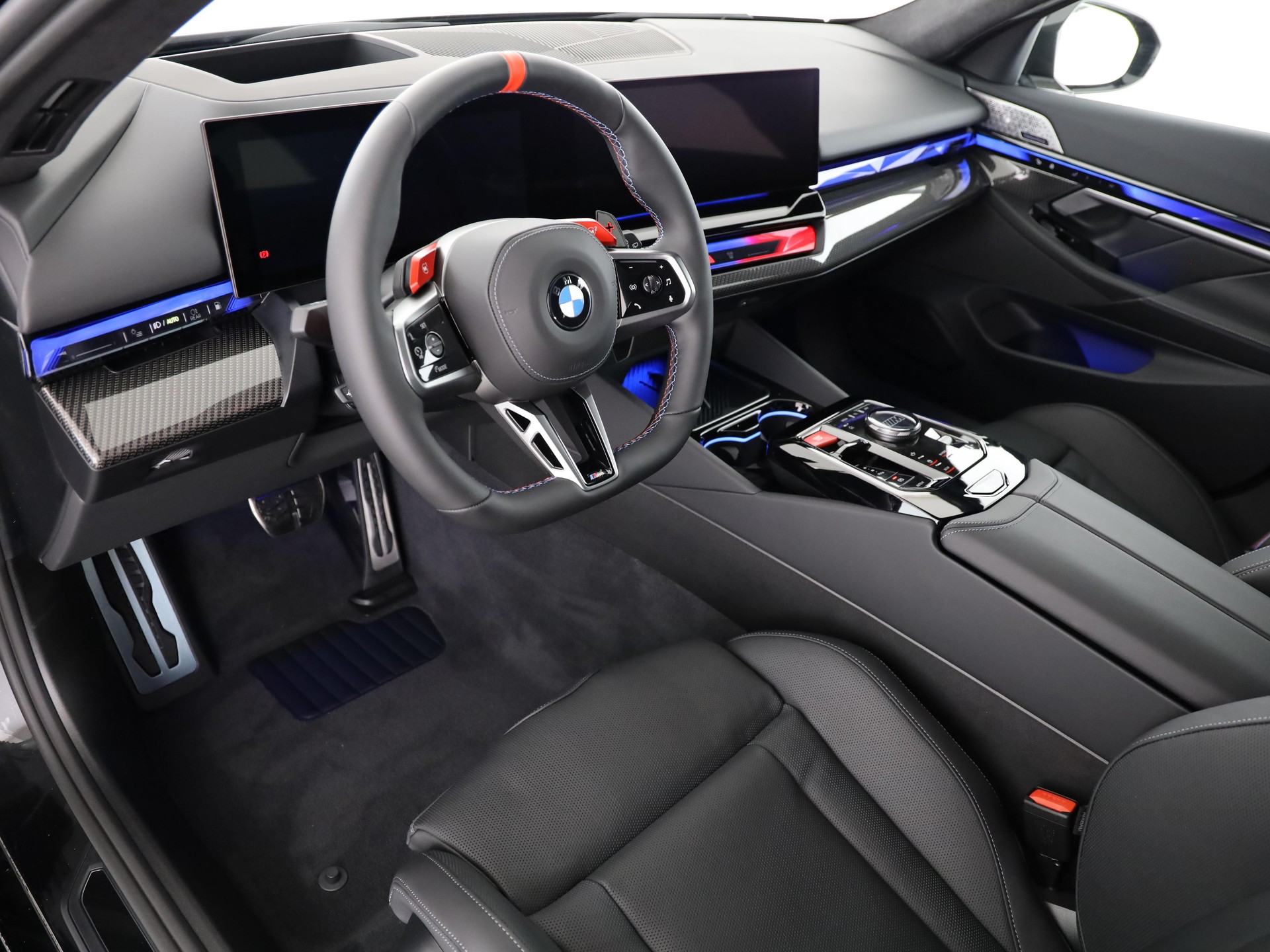 BMW M5 xDrive Touring-image-14