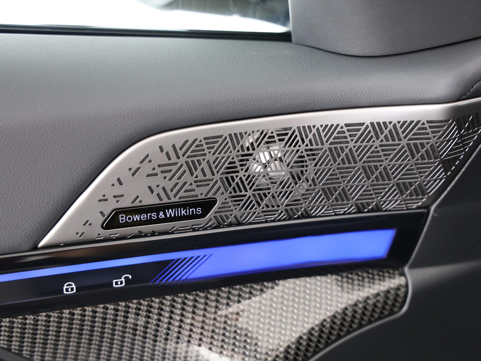 BMW M5 xDrive Touring-image-15