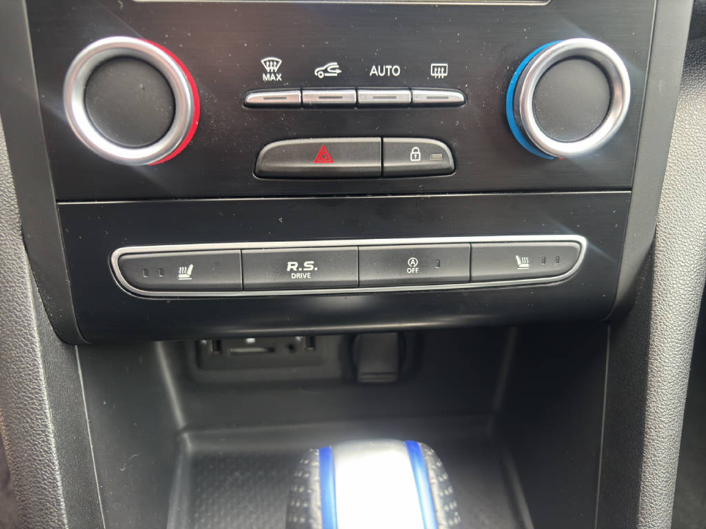 RENAULT Mégane Grandtour 1.6 TCe 205 GT-image-12