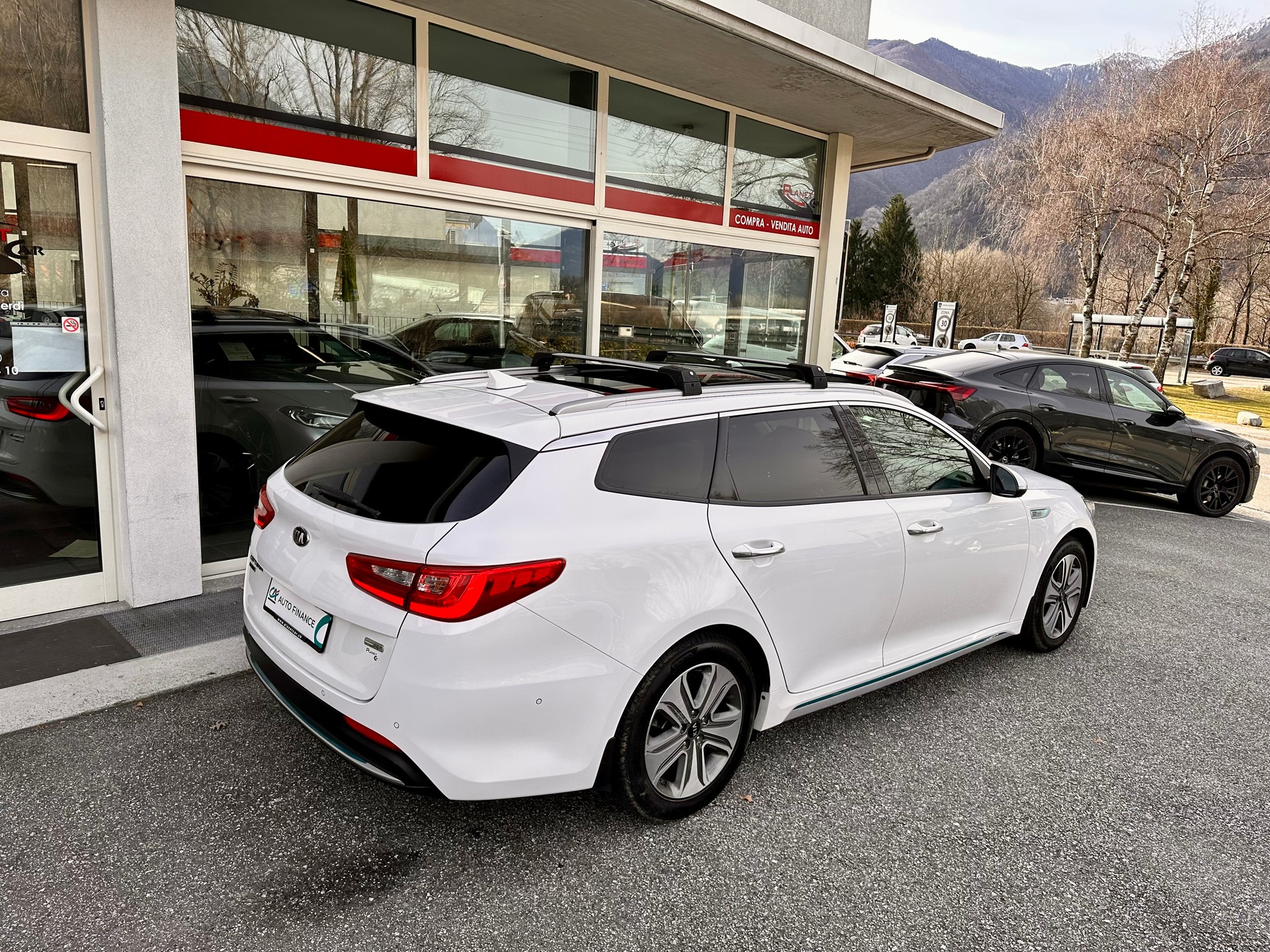KIA Optima SW 2.0 T-GDI Plug-in Hybrid Automat-image-10