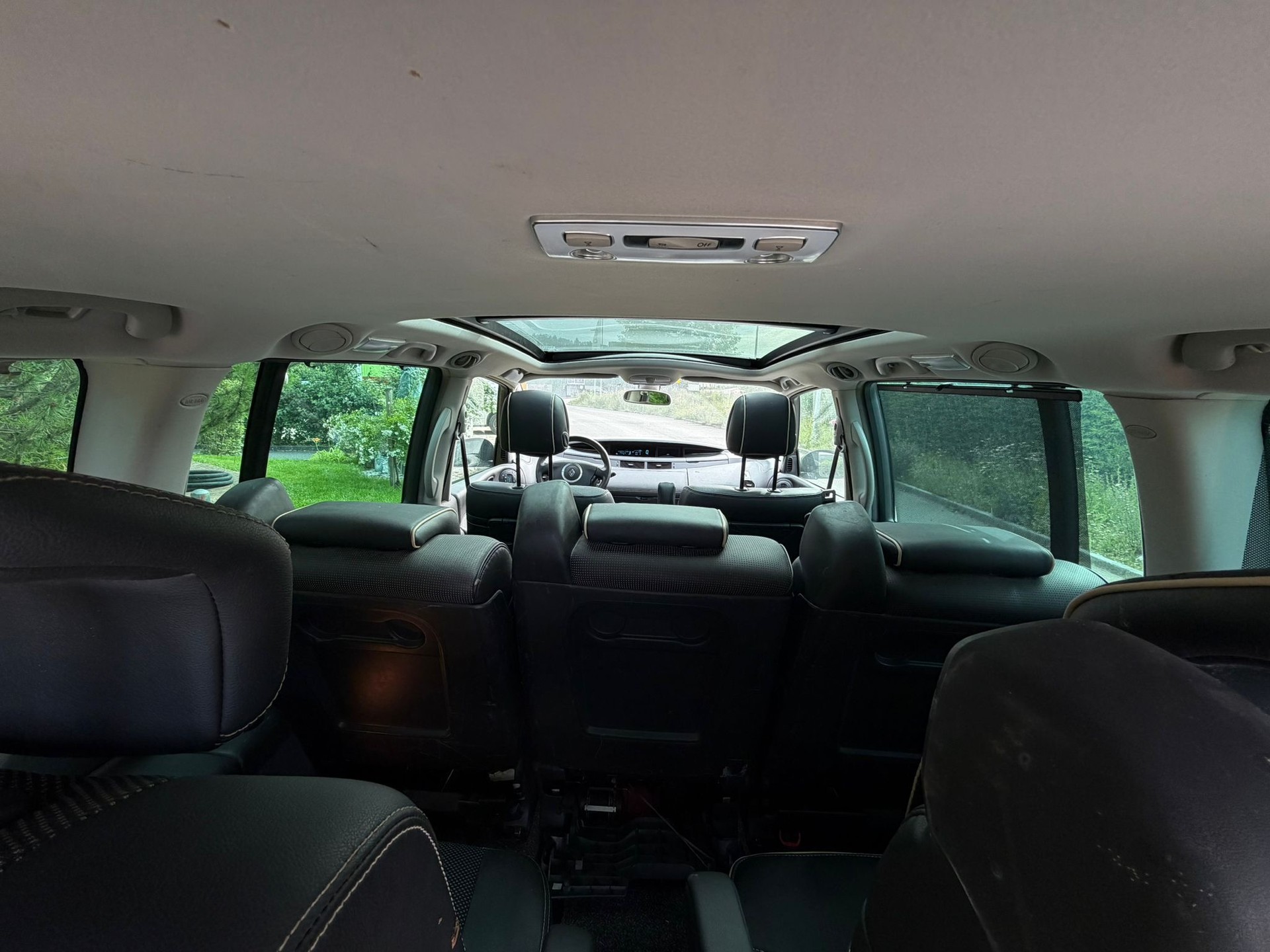RENAULT Grand Espace 2.0 dCi Dynamique Automatic-image-2