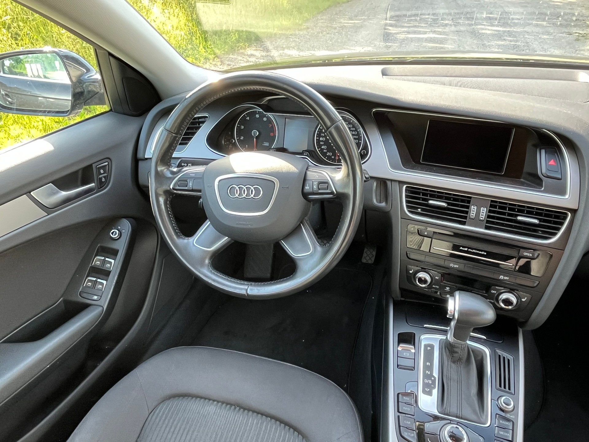 AUDI A4 Avant 1.8 TFSI multitronic-image-7