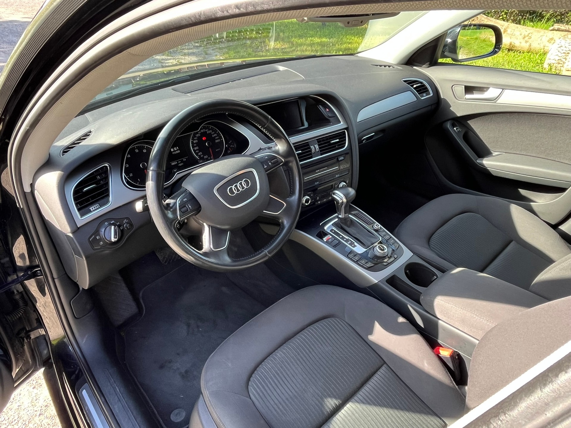 AUDI A4 Avant 1.8 TFSI multitronic-image-4