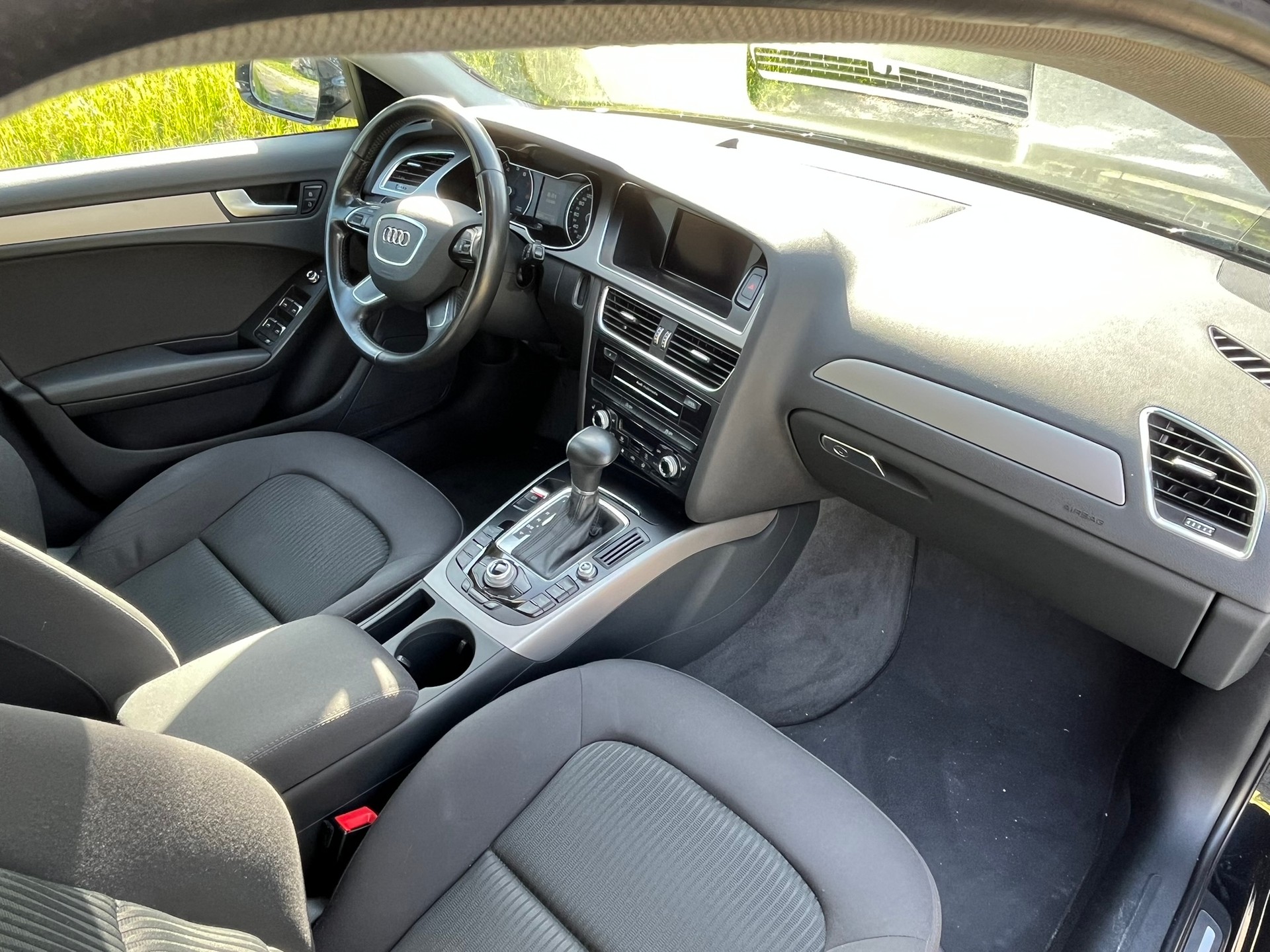 AUDI A4 Avant 1.8 TFSI multitronic-image-5