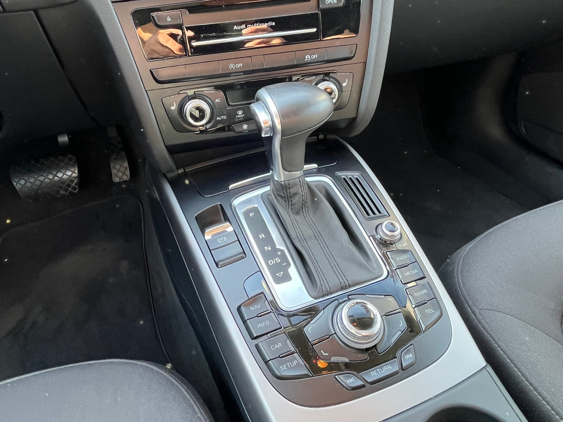 AUDI A4 Avant 1.8 TFSI multitronic-image-8