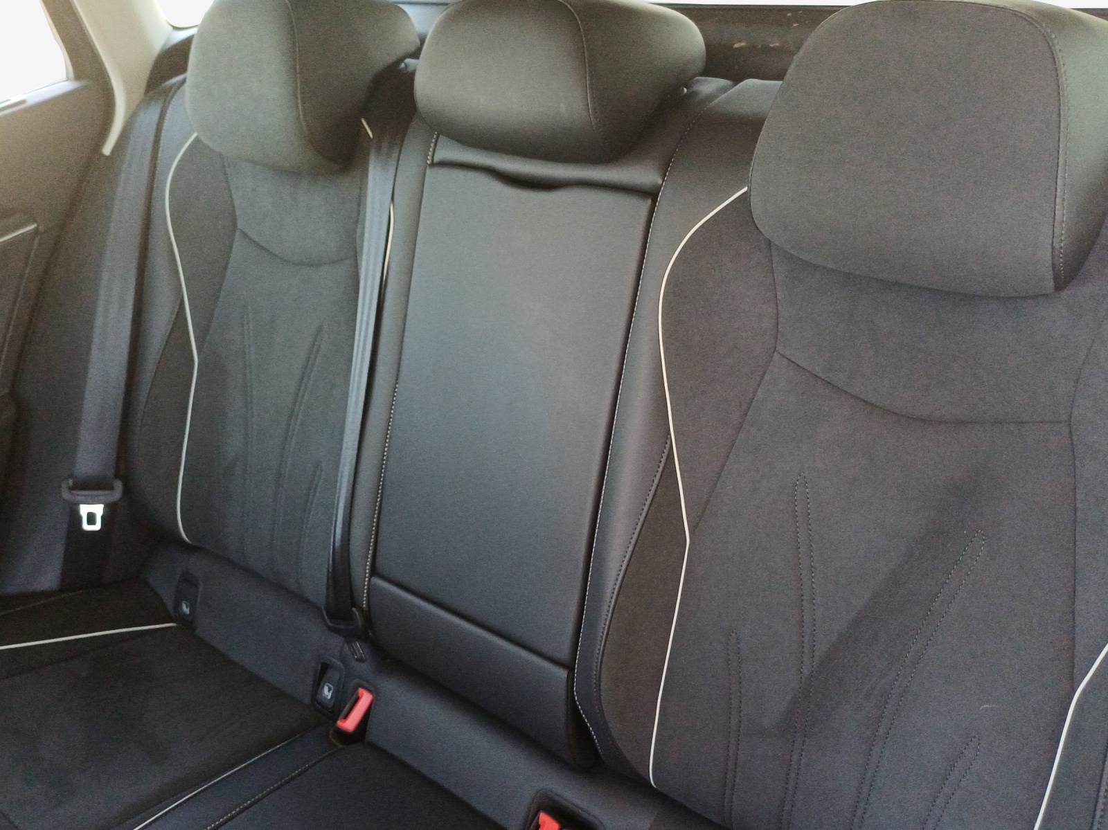 VW Passat Variant 2.0 TDI evo Elegance 4 Motion DSG-image-11