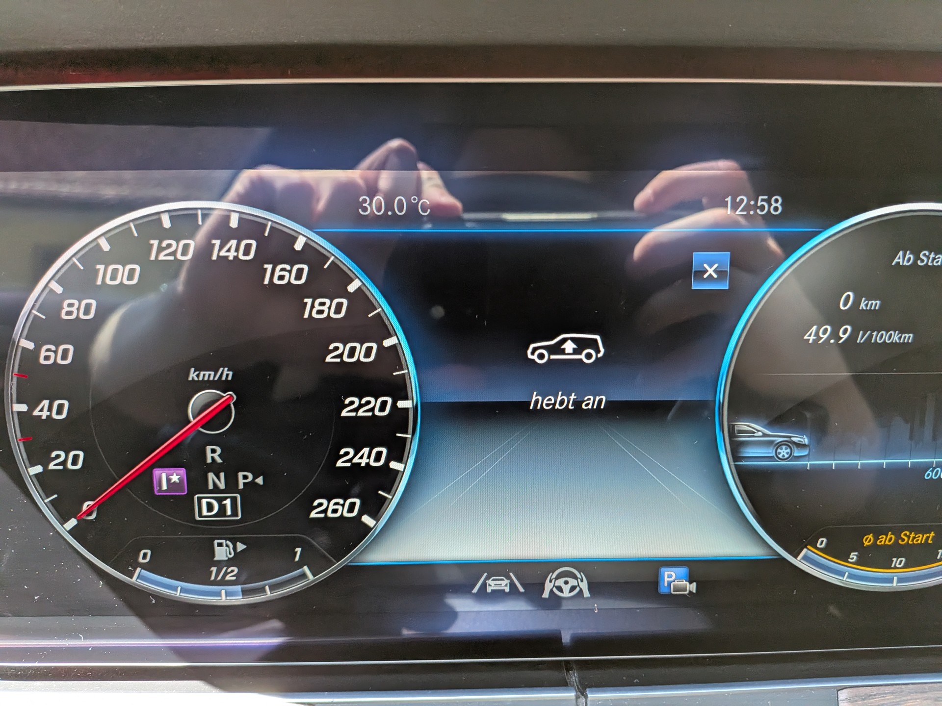 MERCEDES-BENZ E 220 d Exclusive-image-15