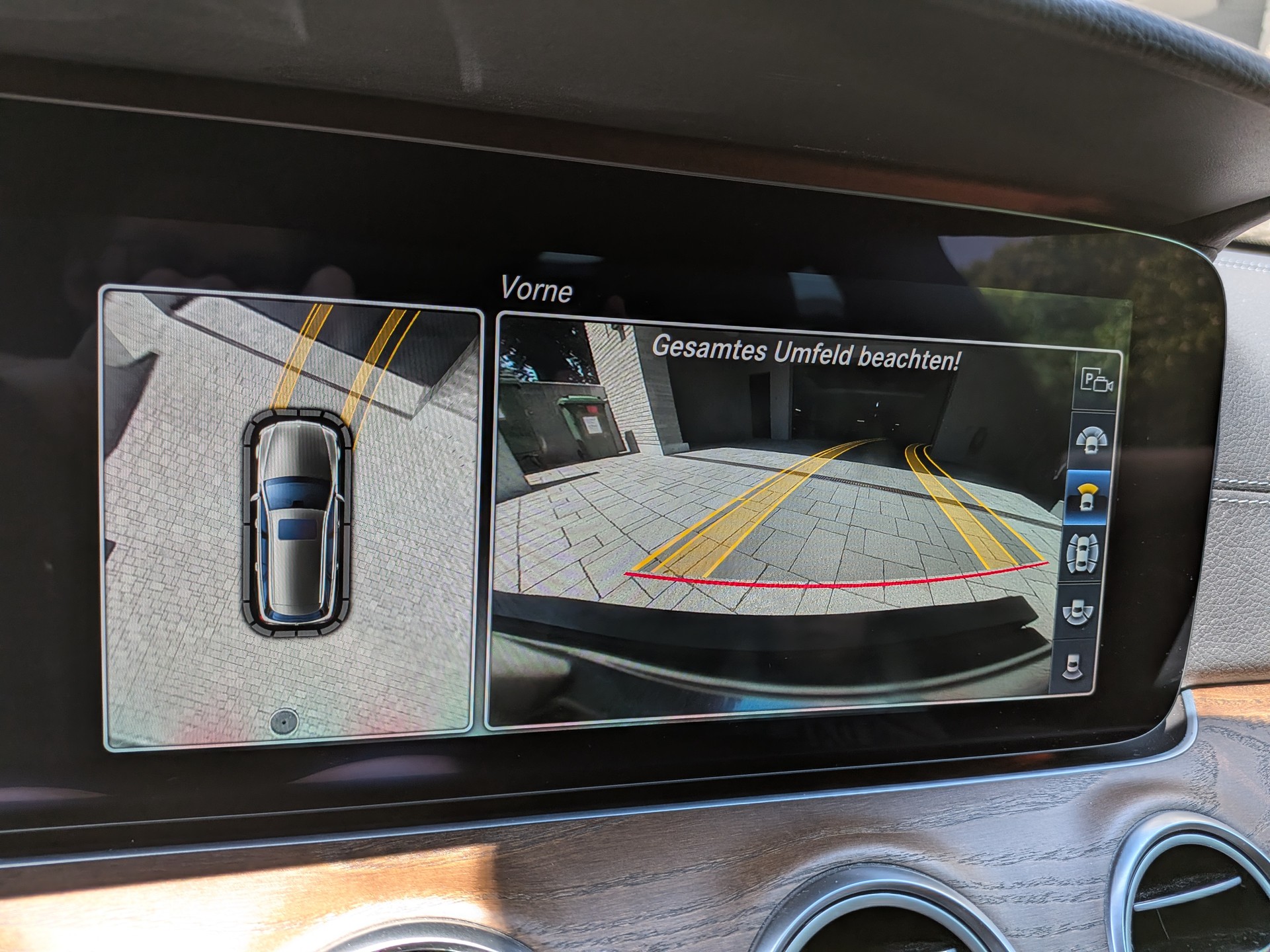 MERCEDES-BENZ E 220 d Exclusive-image-11