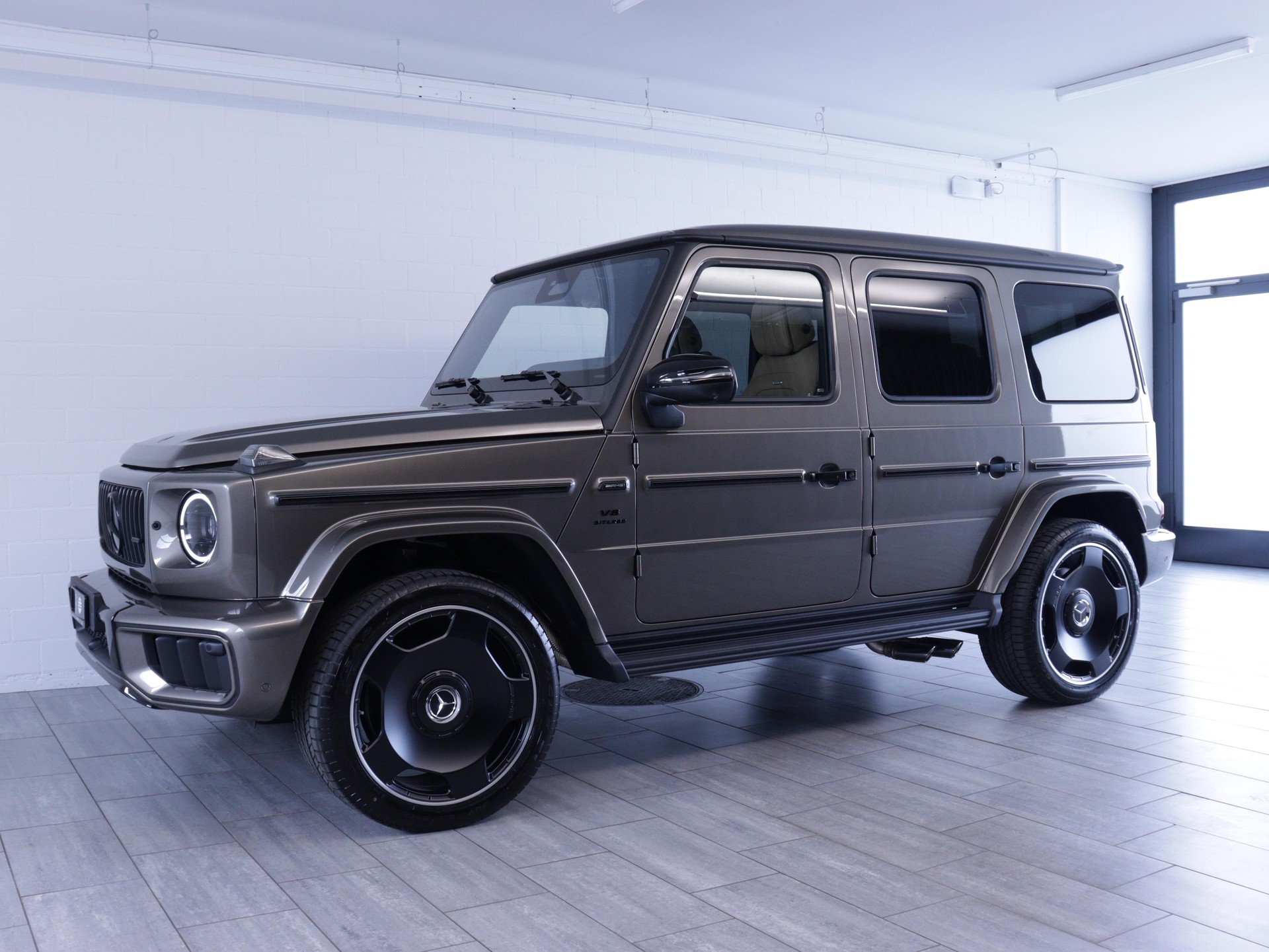 MERCEDES-BENZ G 63 AMG-image-1