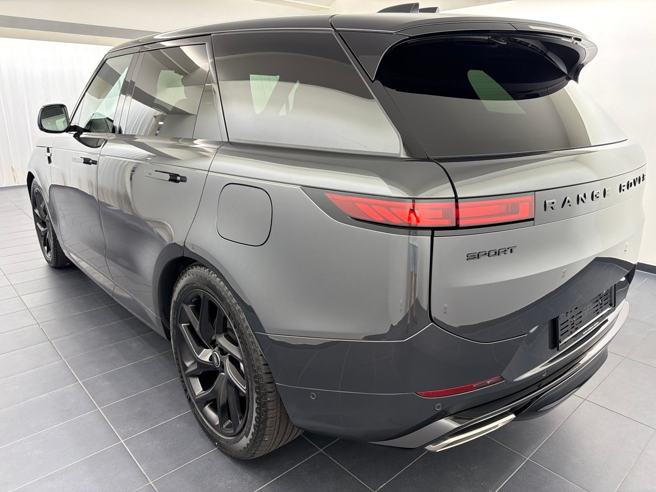 LAND ROVER RR Sport P460e Dyn. SE-image-1